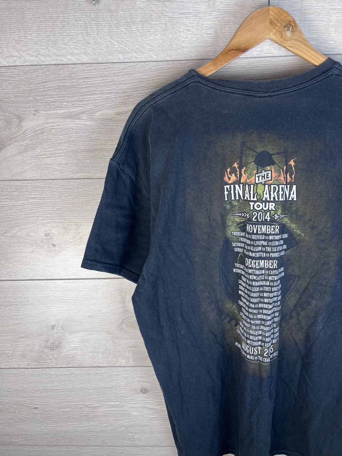 Gildan Men’s t-shirt War of the Worlds 2014s size Xl final arena Size US XL / EU 56 / 4 - 12 Thumbnail