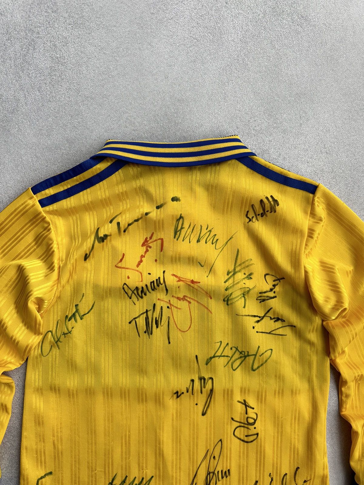 Vintage Vintage Eintracht Braunschweig 1998-99 Home Football Kit Size US XS / EU 42 / 0 - 13 Thumbnail