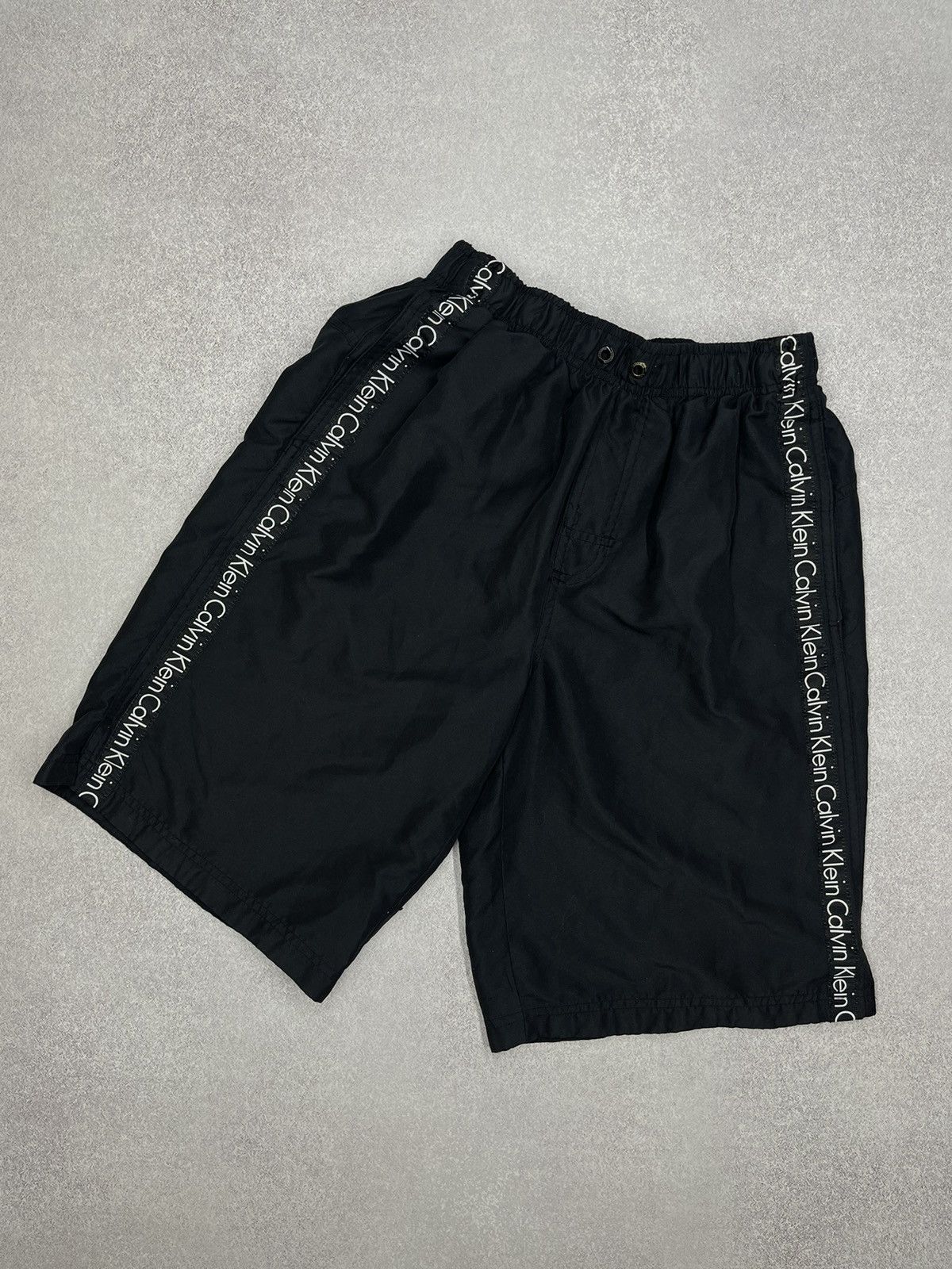 Calvin Klein Mens Calvin Klein Swimwear Black Shorts Lampas Y2K Size US 30 / EU 46 - 1 Thumbnail