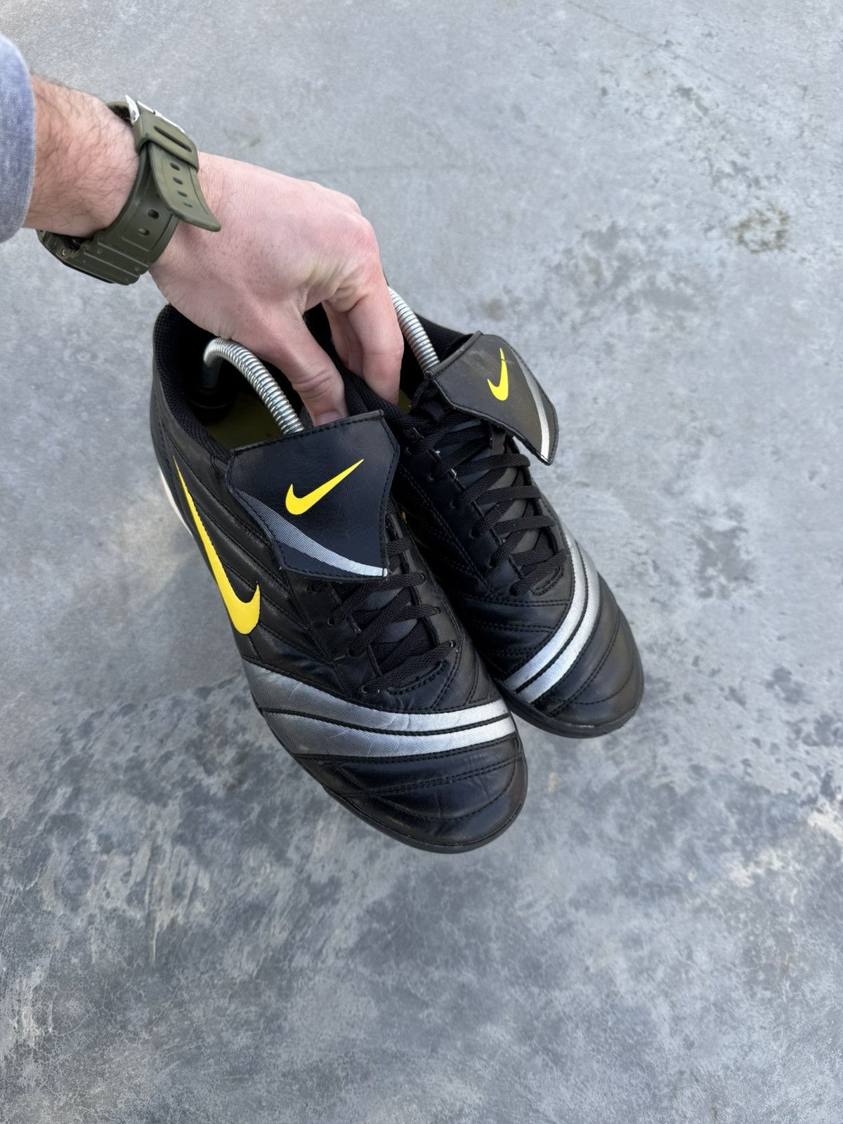 Nike VINTAGE NIKE Y2K HYPE 00s SNEAKERS FOOTBALL CLEATS BLOKECORE Size US 10 / EU 43 - 10 Thumbnail