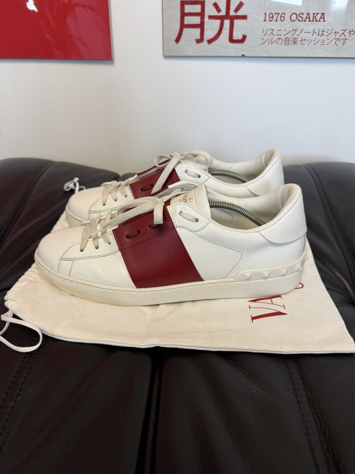 Valentino Valentino Rockstud Sneakers Designer White Red Leather Low Size US 10 / EU 43 - 1 Thumbnail