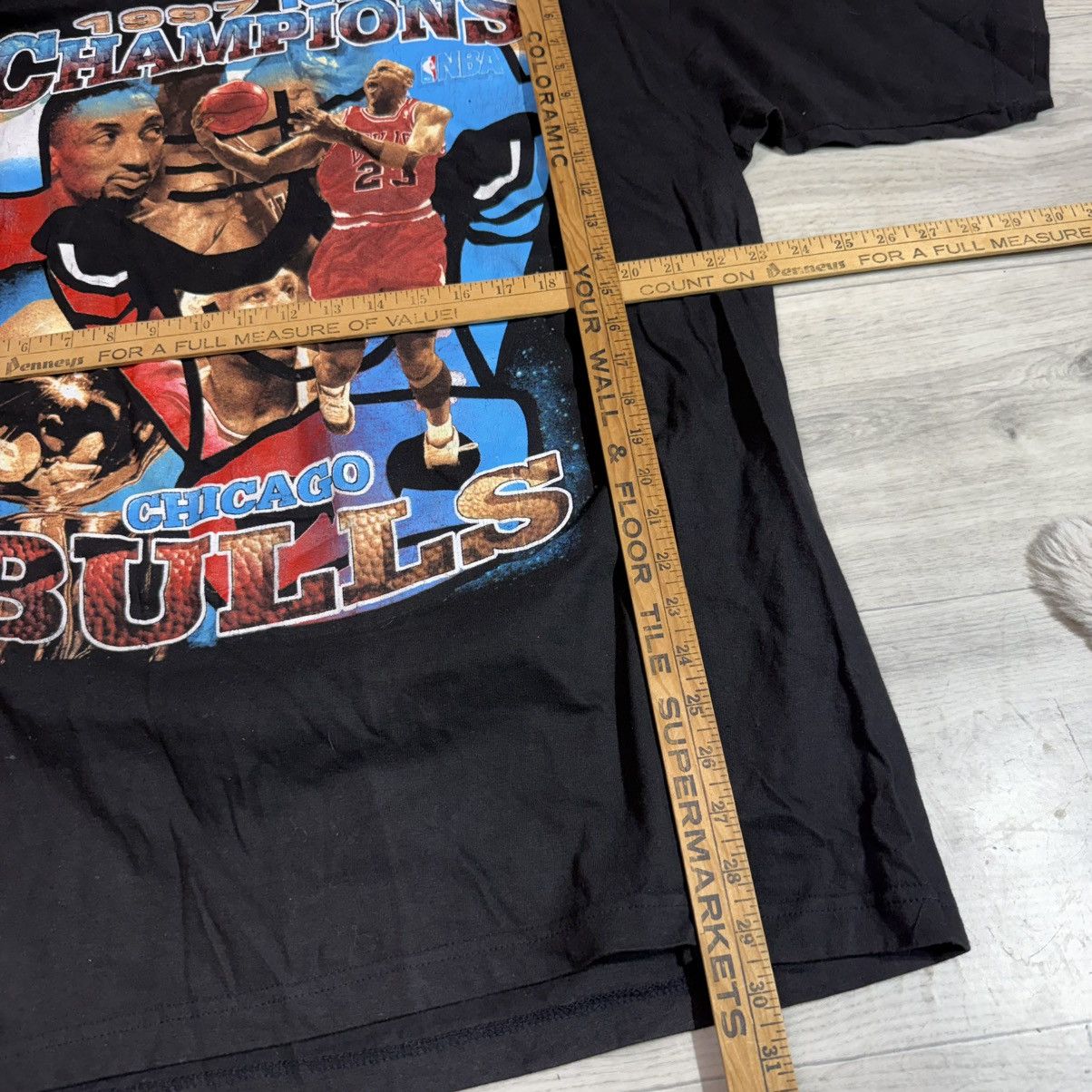 Other 1997 Chicago Bulls rap tee Size US XL / EU 56 / 4 - 7 Thumbnail