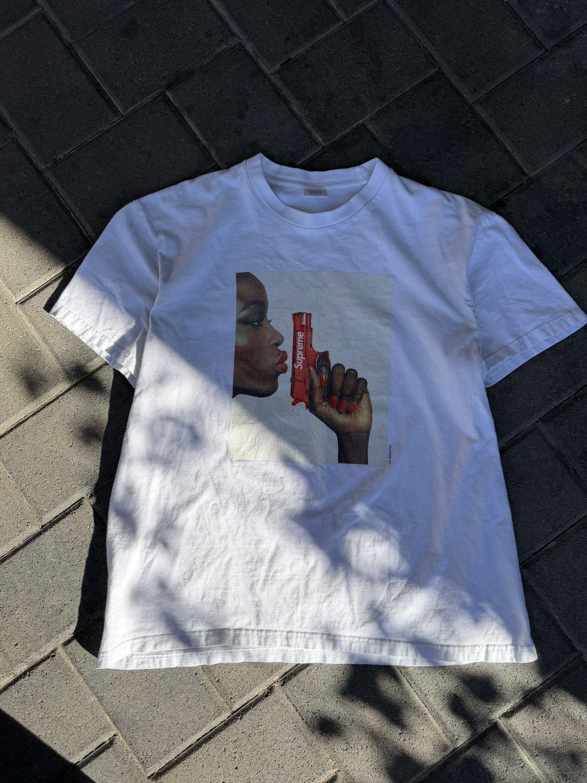 Supreme Supreme water pistol tee white Size US L / EU 52-54 / 3 - 1 Thumbnail