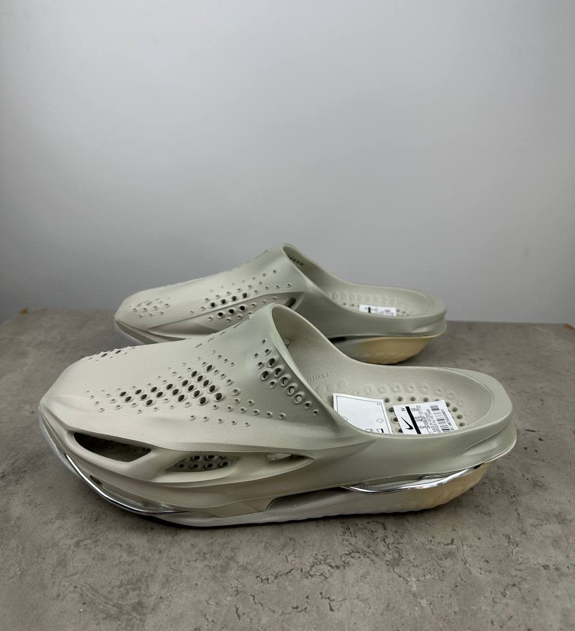 Nike New NIKE MMW 5 Slide Slippers Light Bone Chrome RARE US 8 Size US 8 / EU 41 - 3 Thumbnail