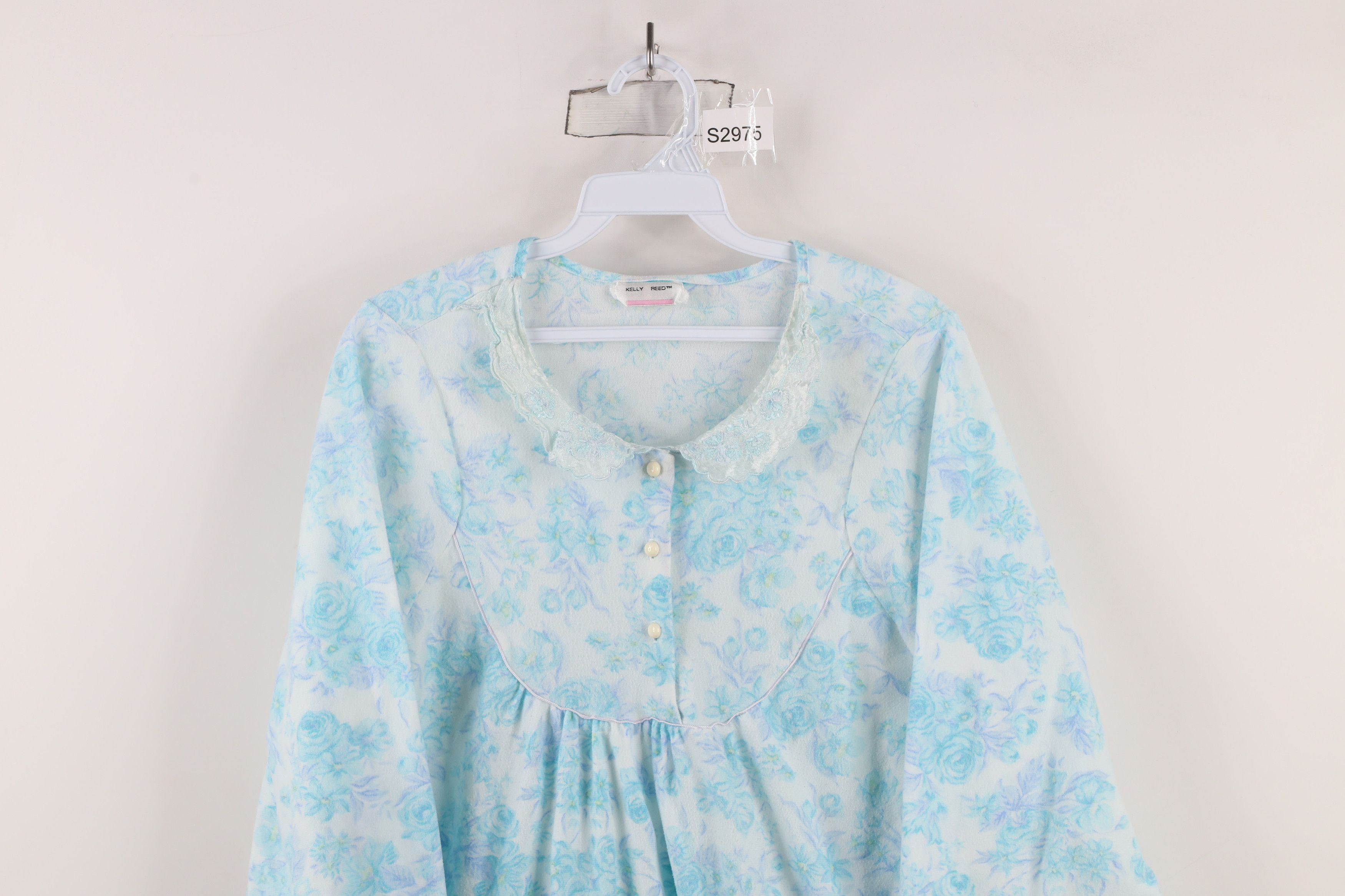 Vintage Vintage 90s Streetwear Lace Flower Fleece Night Gown USA Size L / US 10 / IT 46 - 2 Thumbnail