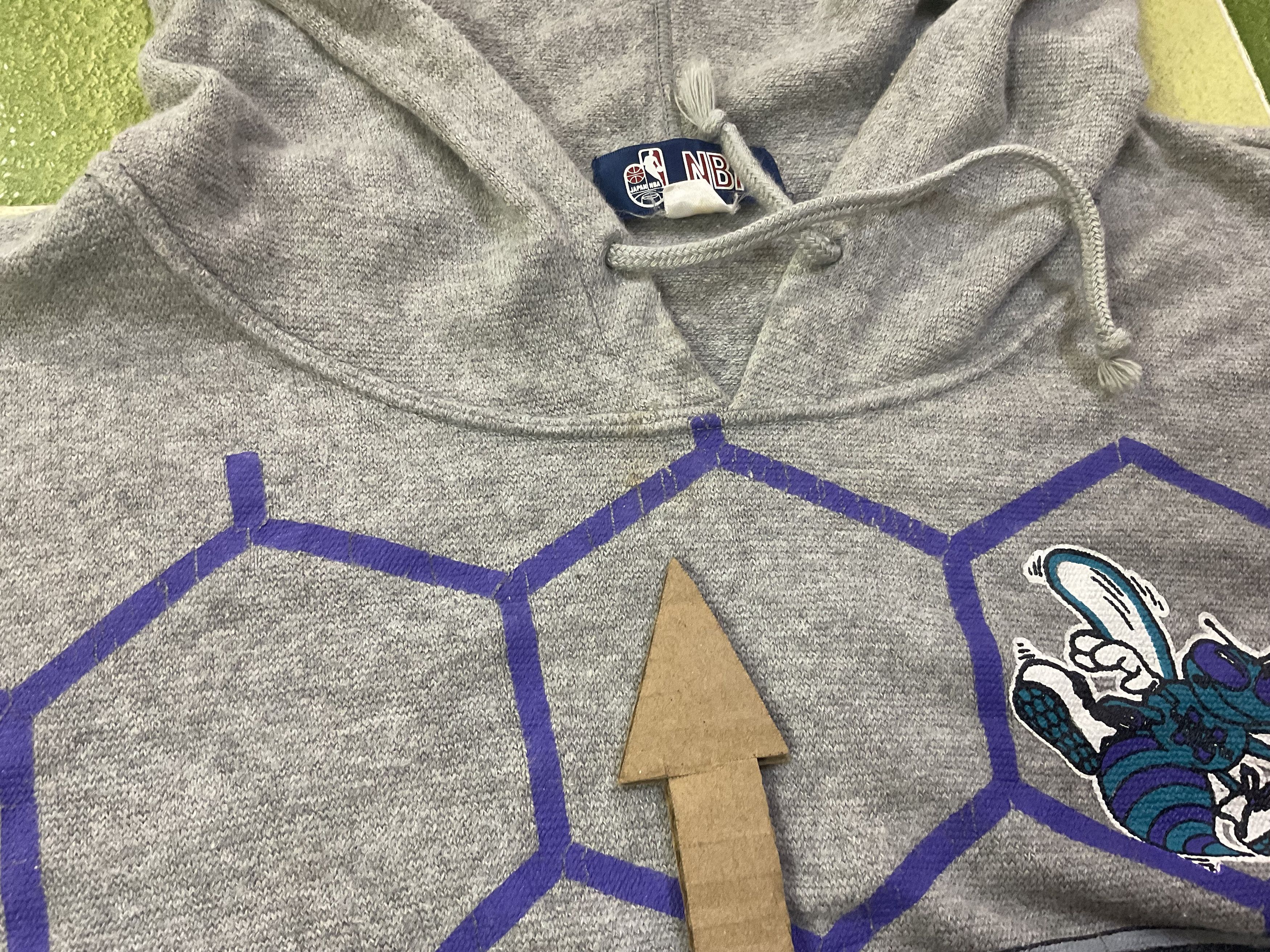 NBA Vintage NBA Charlotte Hornets Hoodie Pullover Japan Made Size US L / EU 52-54 / 3 - 6 Thumbnail