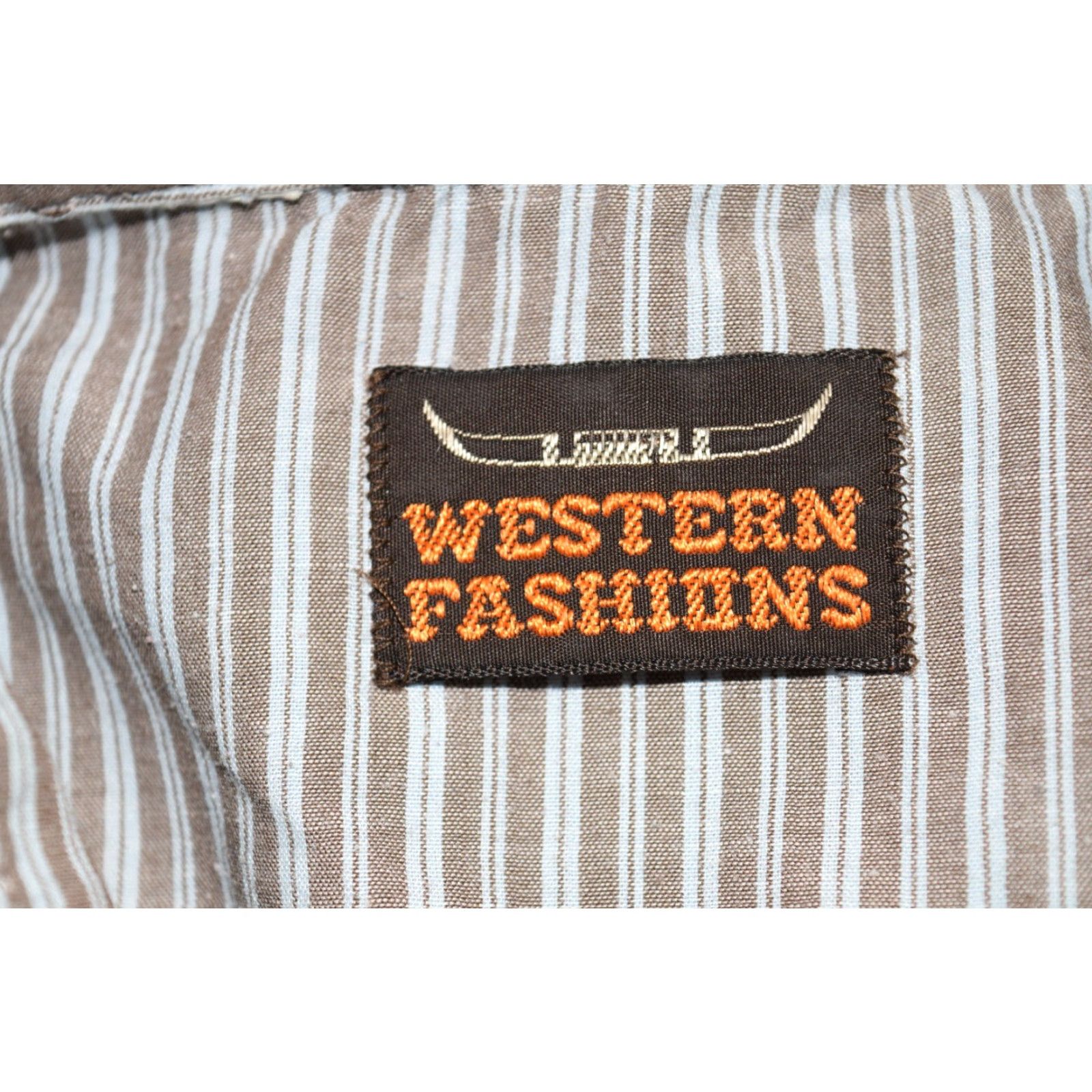 Wrangler VINTAGE Wrangler Western Shirt XL Brown Striped Cotton Blend Long Sleeve Snap Button-Up Cowboy Cut Men’s Regular Collar Western Theme Size US XL / EU 56 / 4 - 5 Thumbnail