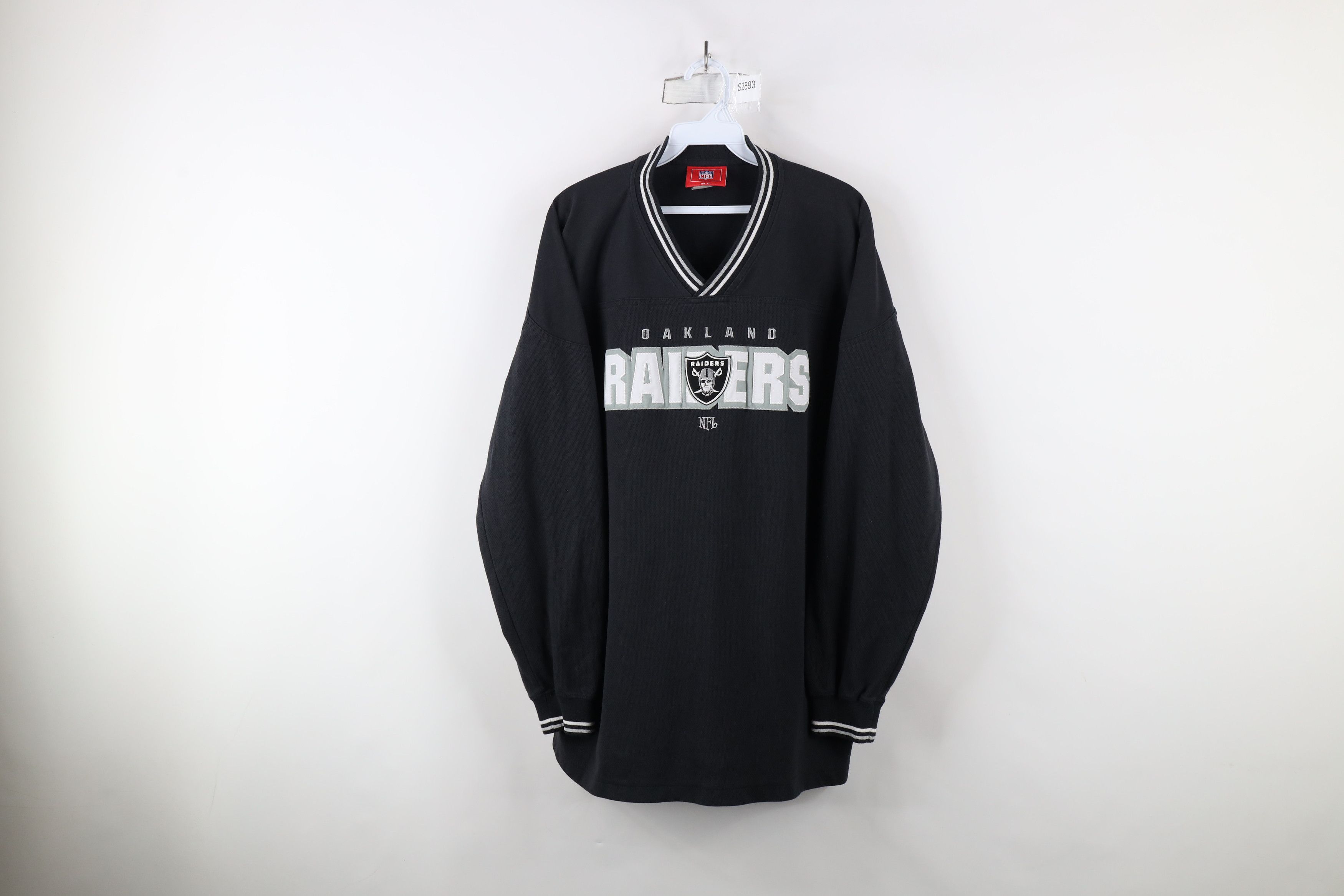 Vintage Vintage Oakland Raiders Football Jersey Long Sleeve T-Shirt Size US XL / EU 56 / 4 - 1 Thumbnail