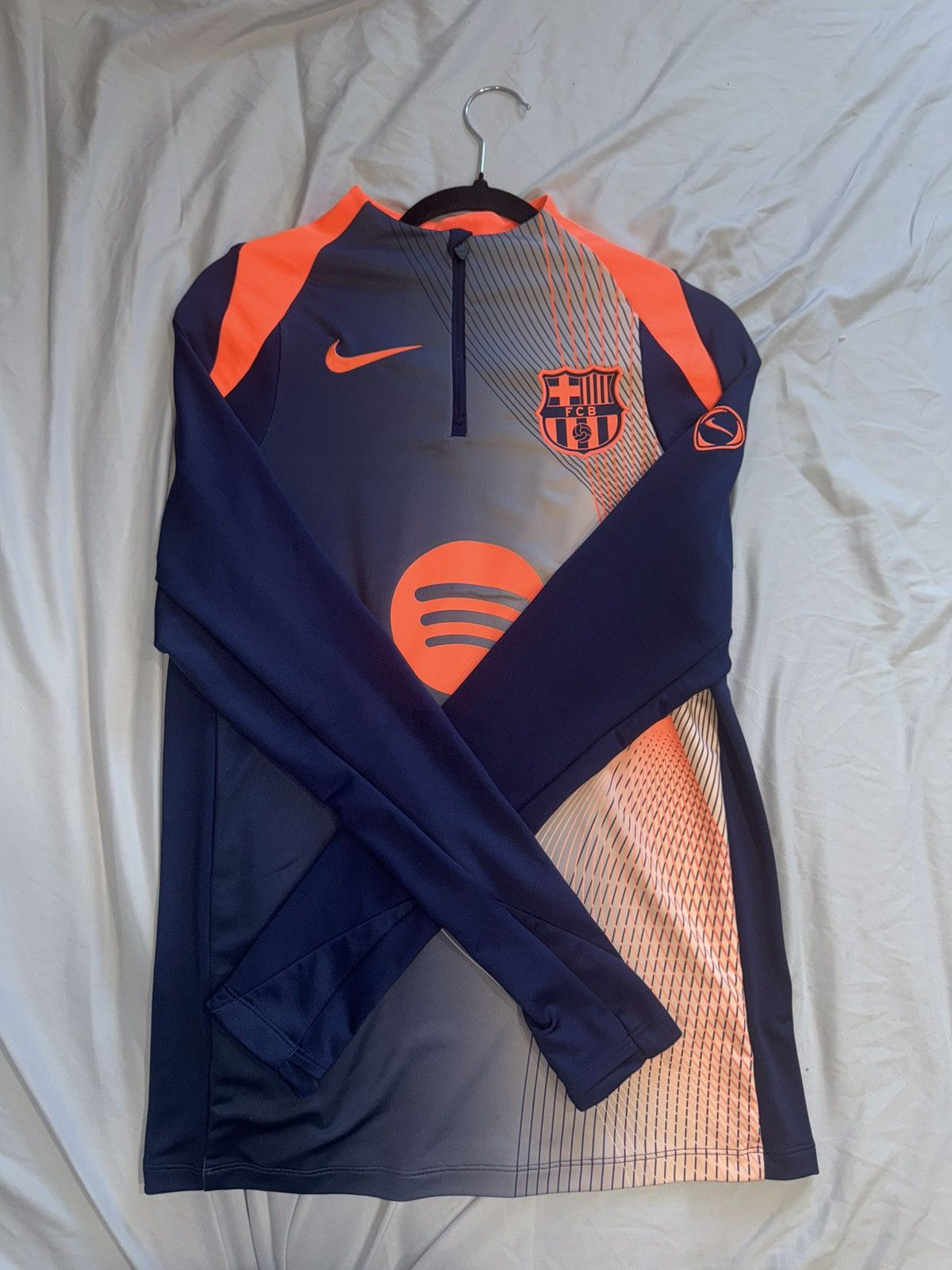 Nike Nike FC Barcelona third Pre-Match sweatshirt 25/26 Size US S / EU 44-46 / 1 - 2 Thumbnail