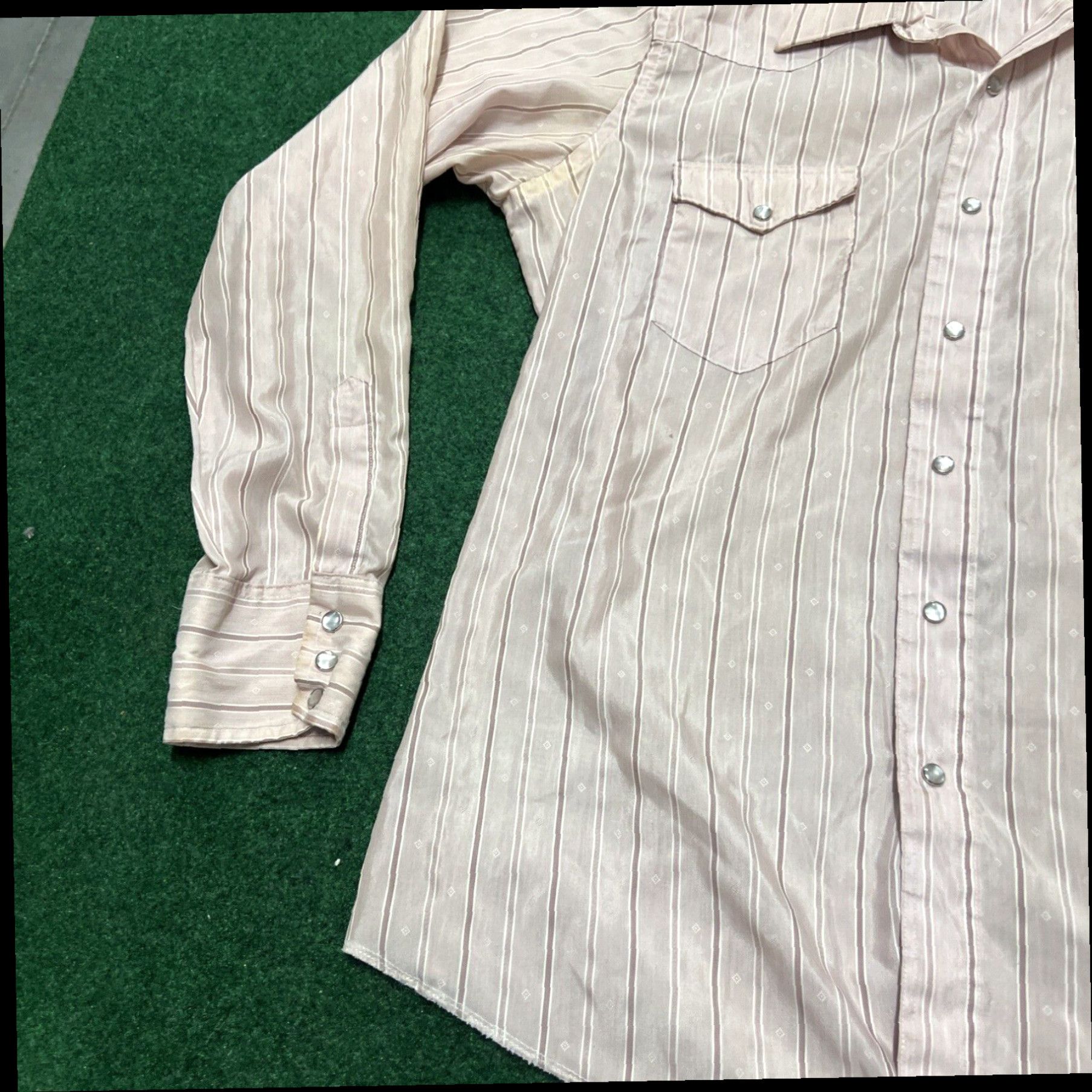 Wrangler Vintage Wrangler Shirt Men 16.5x35 Large Pink Striped Pearl Snap Western USA Size US L / EU 52-54 / 3 - 2 Thumbnail