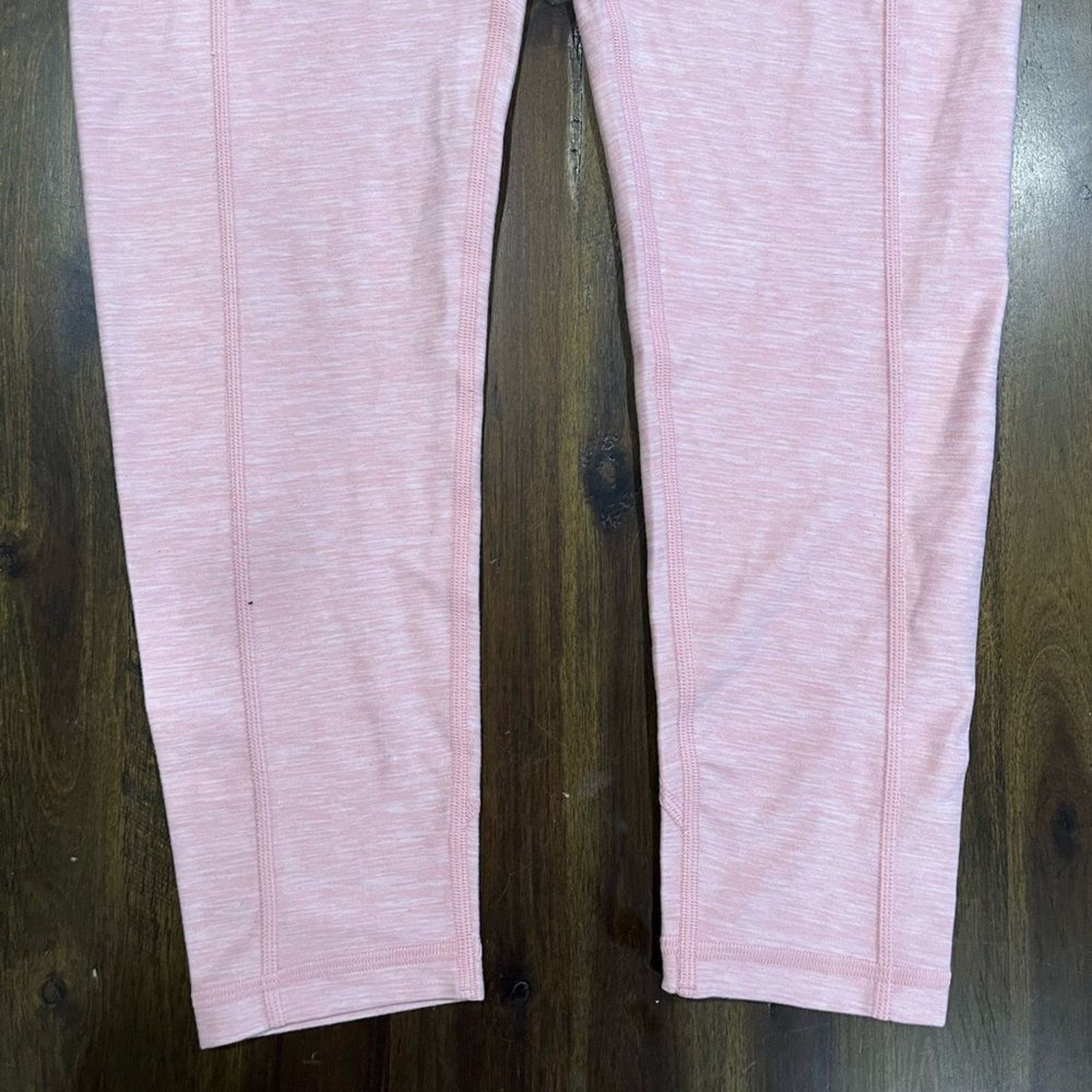 Victoria's Secret NWOT Victoria's Secret Athletic Ankle Length Leggings Sz 12 Size 34" / US 12 / IT 48 - 2 Thumbnail