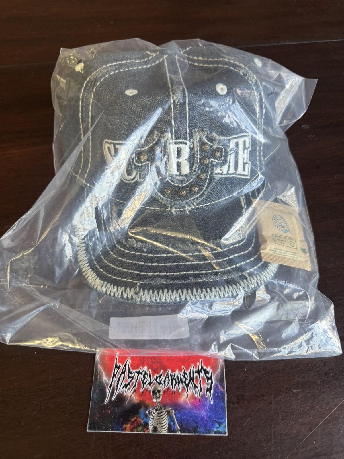 Supreme × True Religion Supreme True Religion Denim Trucker 6 Panel Hat Dirty Indigo Size ONE SIZE - 10 Thumbnail