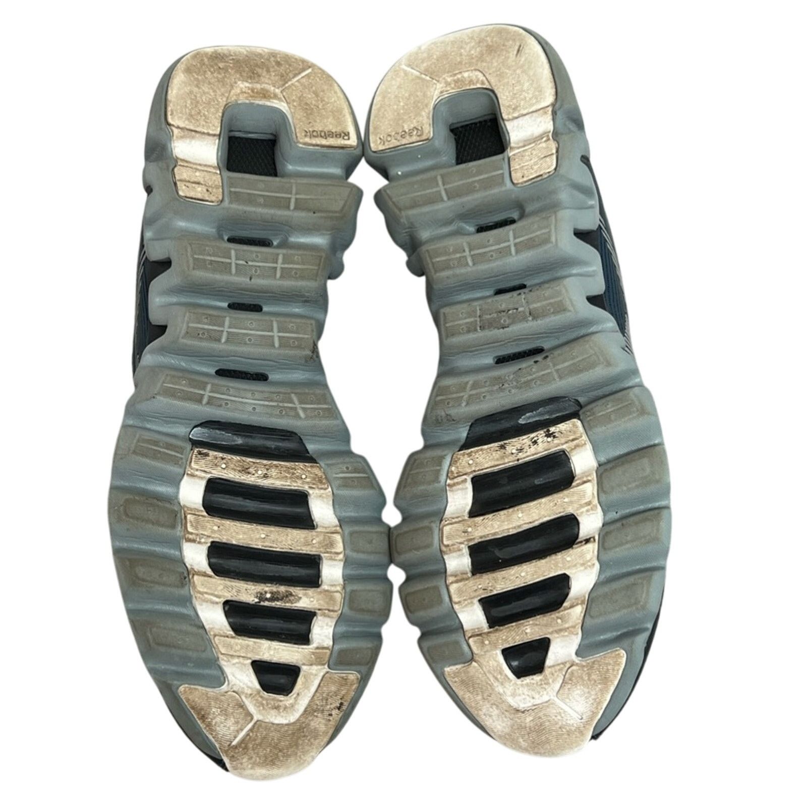 Reebok 2012-13 Reebok Vancouver Canucks NHL Zig Zag Dynamic Shoes Size US 8 / EU 41 - 8 Thumbnail