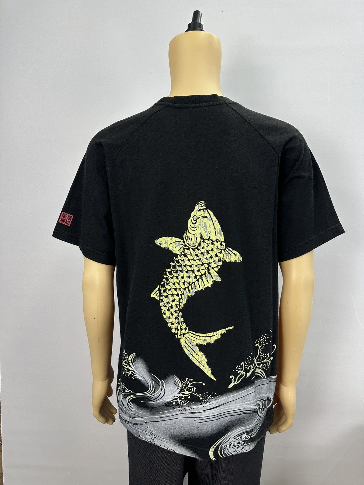 Karakuri Tamashii Vintage Will Pips Koi Fish Japan Sukajan Tshirt A595 Size US L / EU 52-54 / 3 - 1 Thumbnail