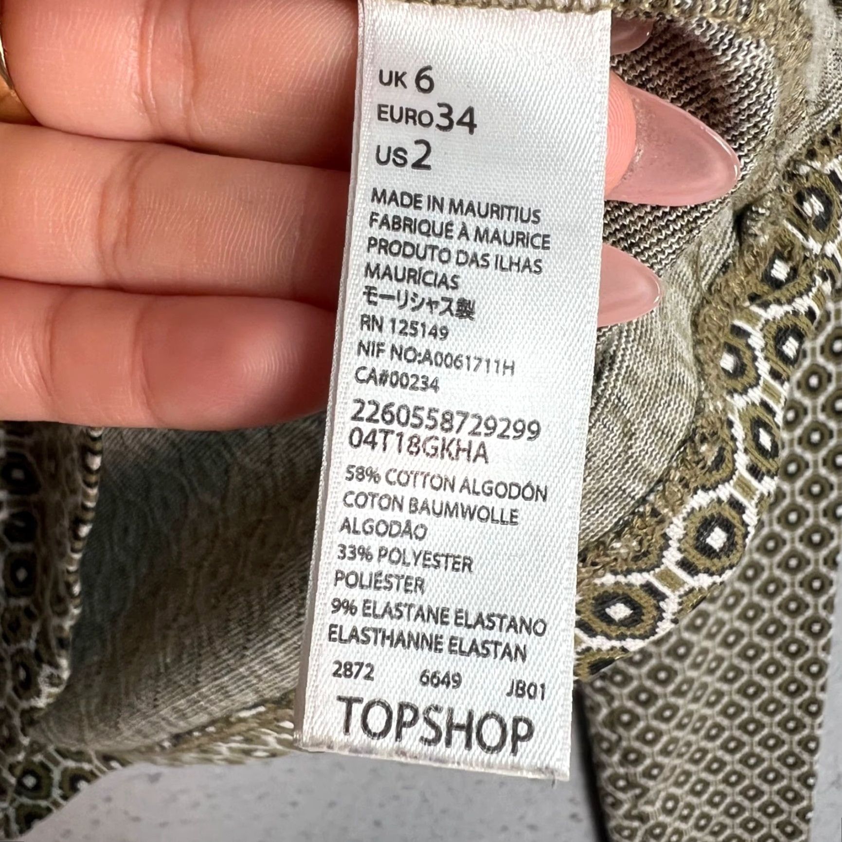 Topshop Topshop Green Geometric Patterned Long Sleeve Mock Neck Crop Top Size 2 Women Blouse Cropped Green Patterned Top Shirt Vintage No Size XS / US 0-2 / IT 36-38 - 4 Thumbnail