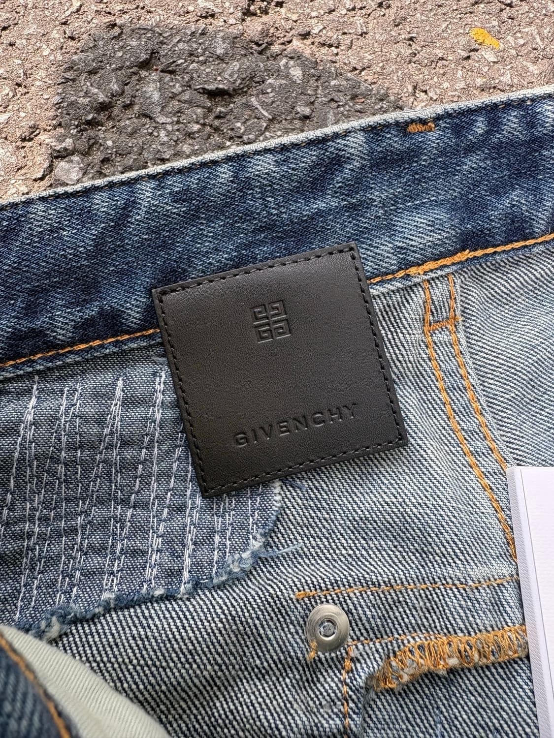 Givenchy Givenchy Moleskin Distressed Denim 31 Size US 31 - 5 Thumbnail