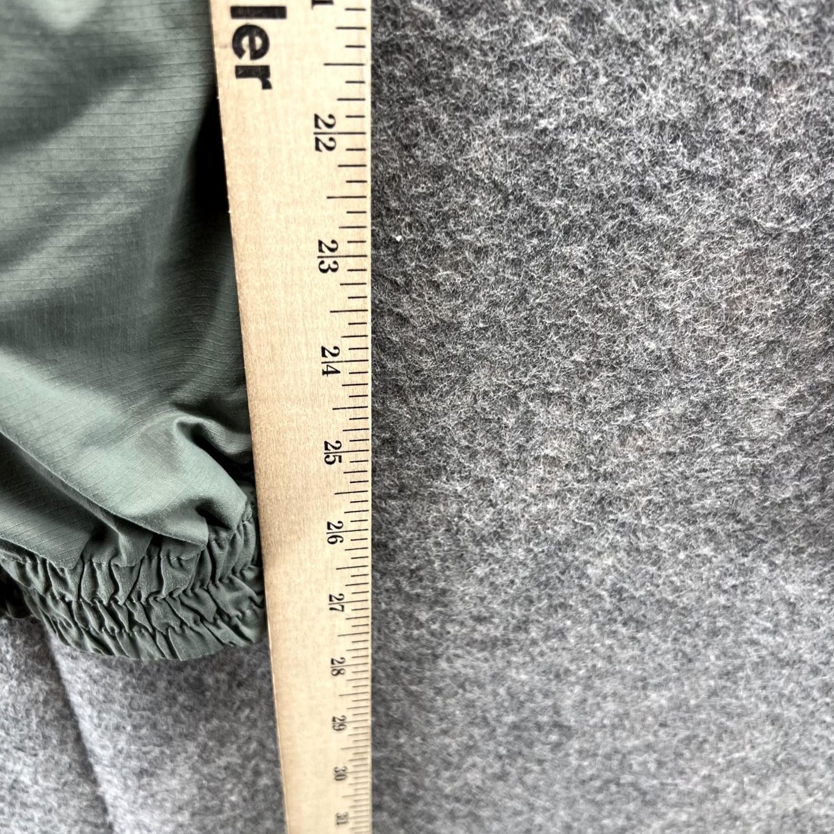 Vintage Columbia Sweatpants Women Small Green Jogger Regular Inseam 27 in Nylon Pockets Casual Athletic Vintage: No Size 28" / US 6 / IT 42 - 6 Thumbnail