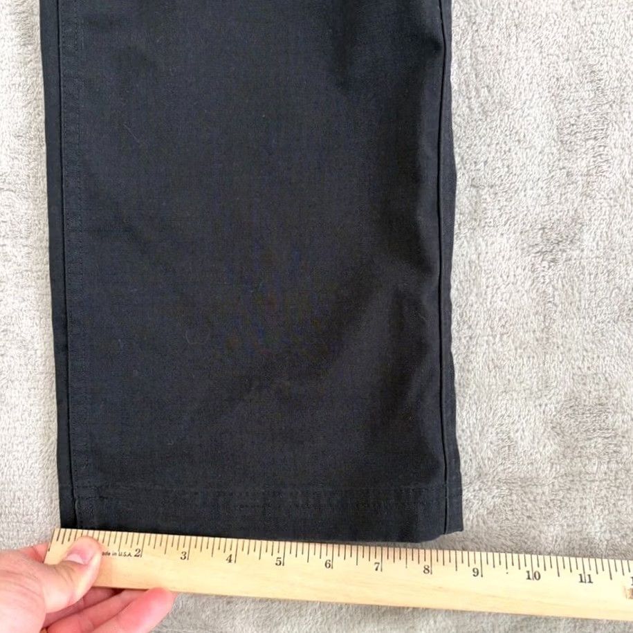 Under Armour Under Armour UA Storm Tactical Patrol Cargo Pants Black Ripstop Men 30x32 Functional Pockets Straight Leg Regular Fit shorts? Size US 30 / EU 46 - 7 Thumbnail