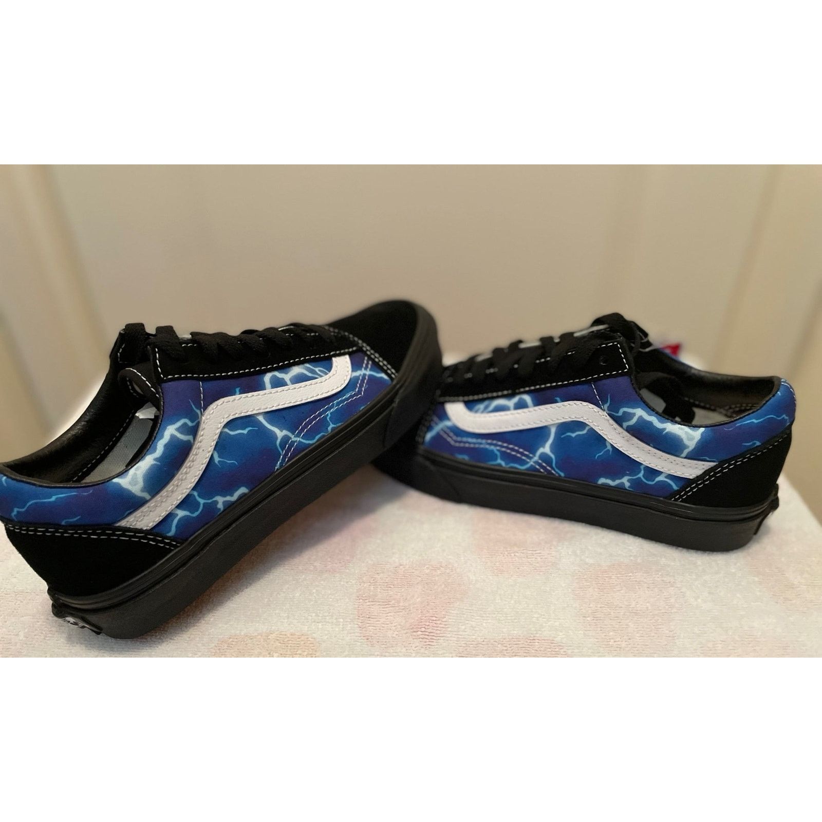 Vans Vans Lightening Sneaker- Men’s Size 6/ Women’s Size 7.5 Size US 6 / EU 39 - 2 Thumbnail