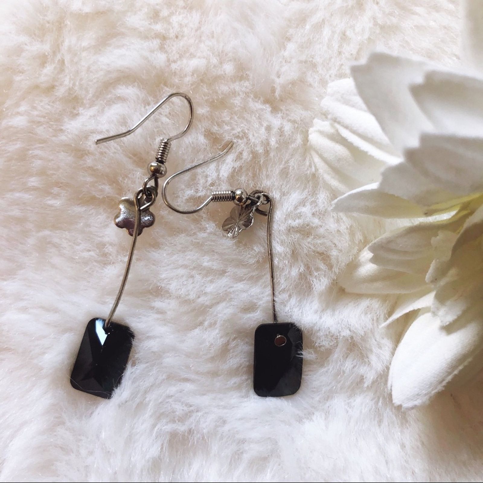 Other Silver Black Dazzle Earrings Size ONE SIZE - 9 Thumbnail