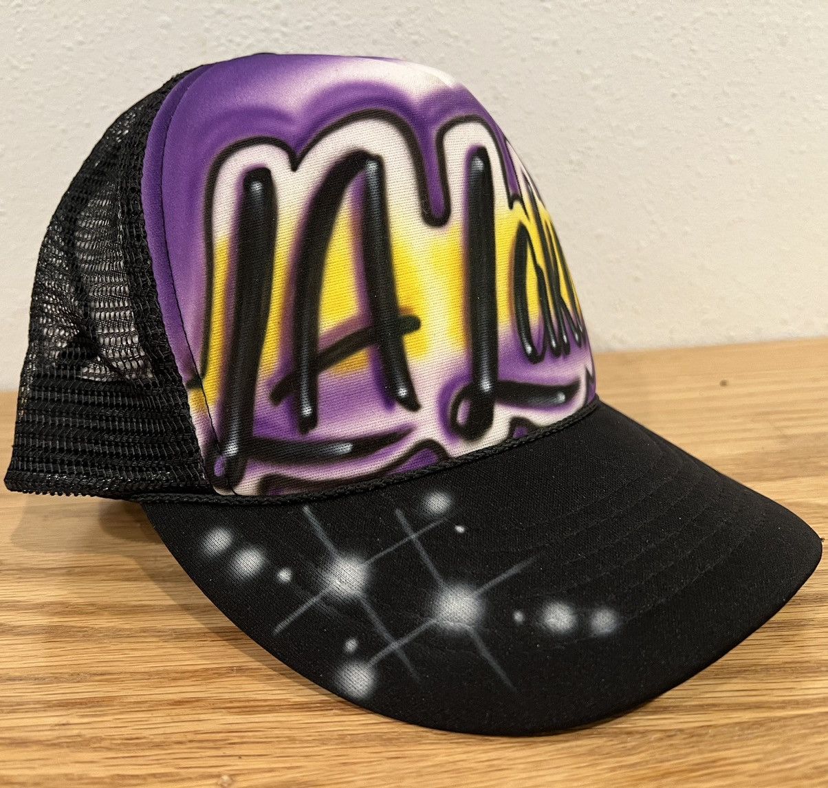 NBA × Vintage Vintage LA Lakers Graffiti Trucker Hat Size ONE SIZE - 1 Thumbnail