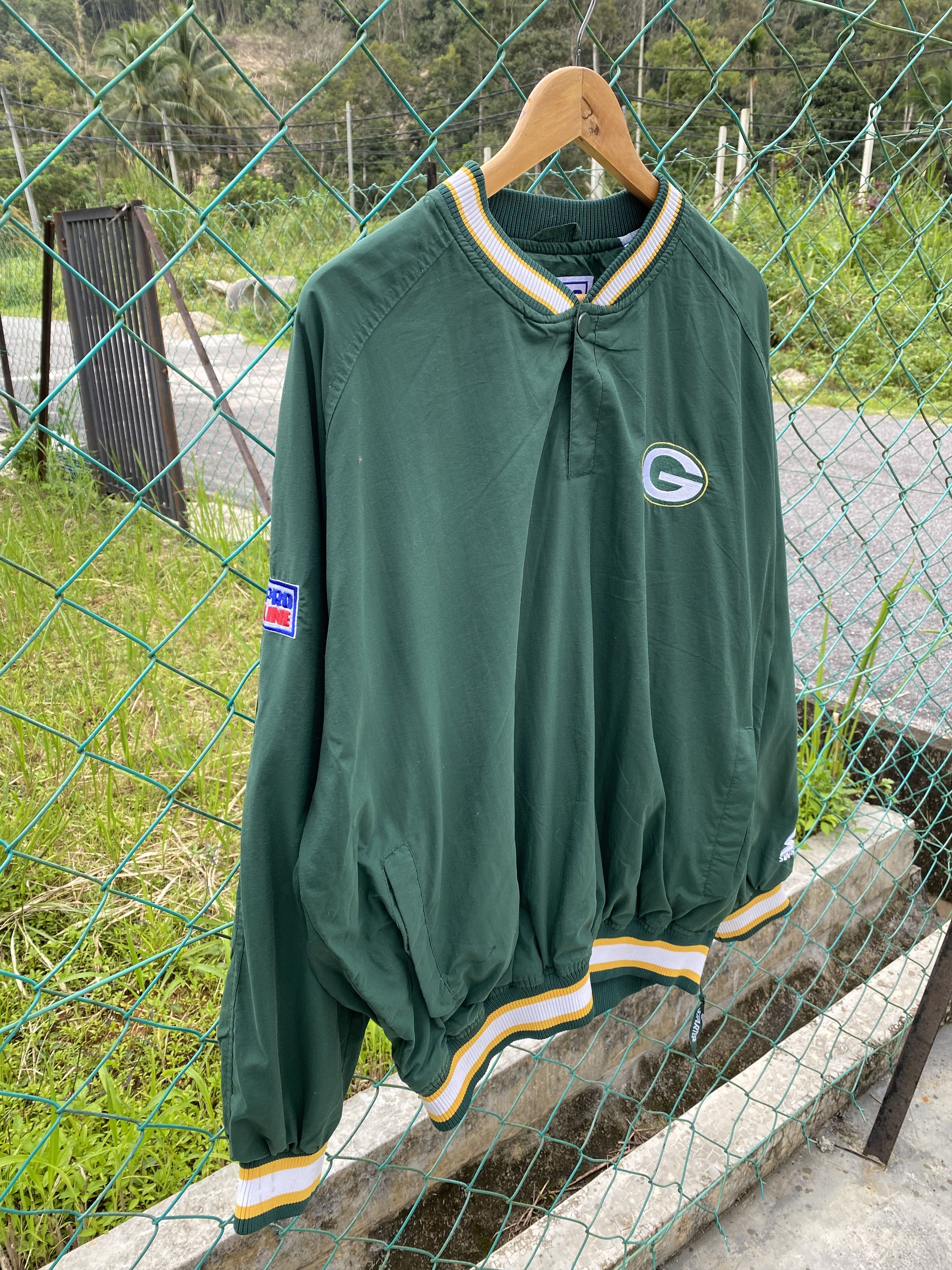 Starter Vintage NFL Packers woven spellout nylon sweater Size US L / EU 52-54 / 3 - 4 Thumbnail