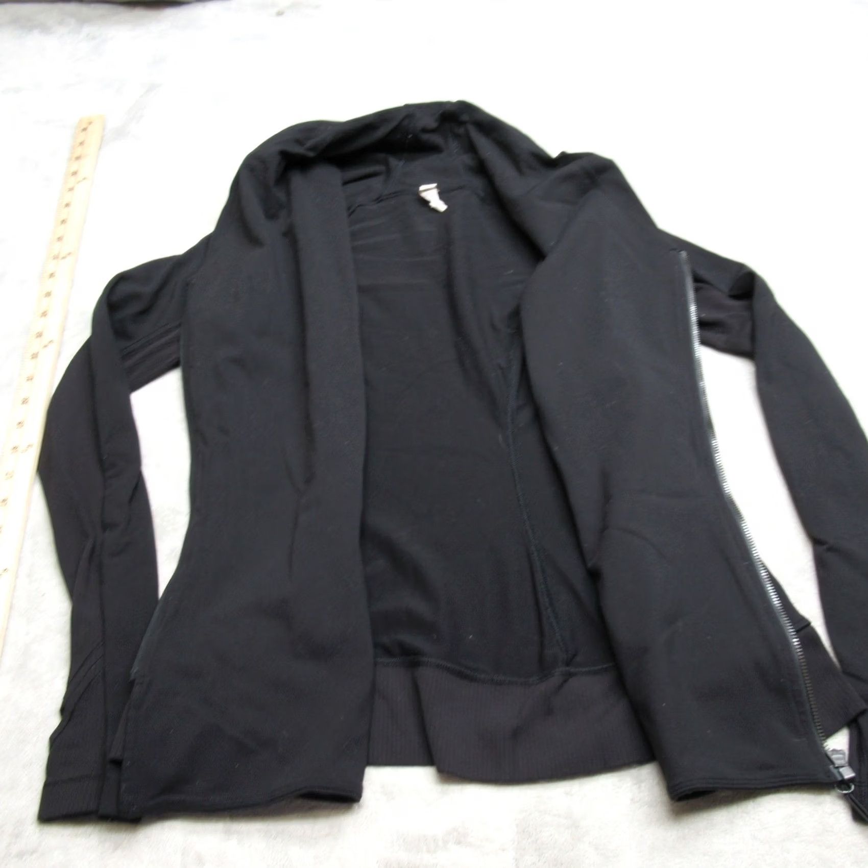 Lululemon Lululemon Jacket Womens 8 Black Bhakti Yoga Track Jog Run Gym Running Wicking Size M / US 6-8 / IT 42-44 - 2 Thumbnail