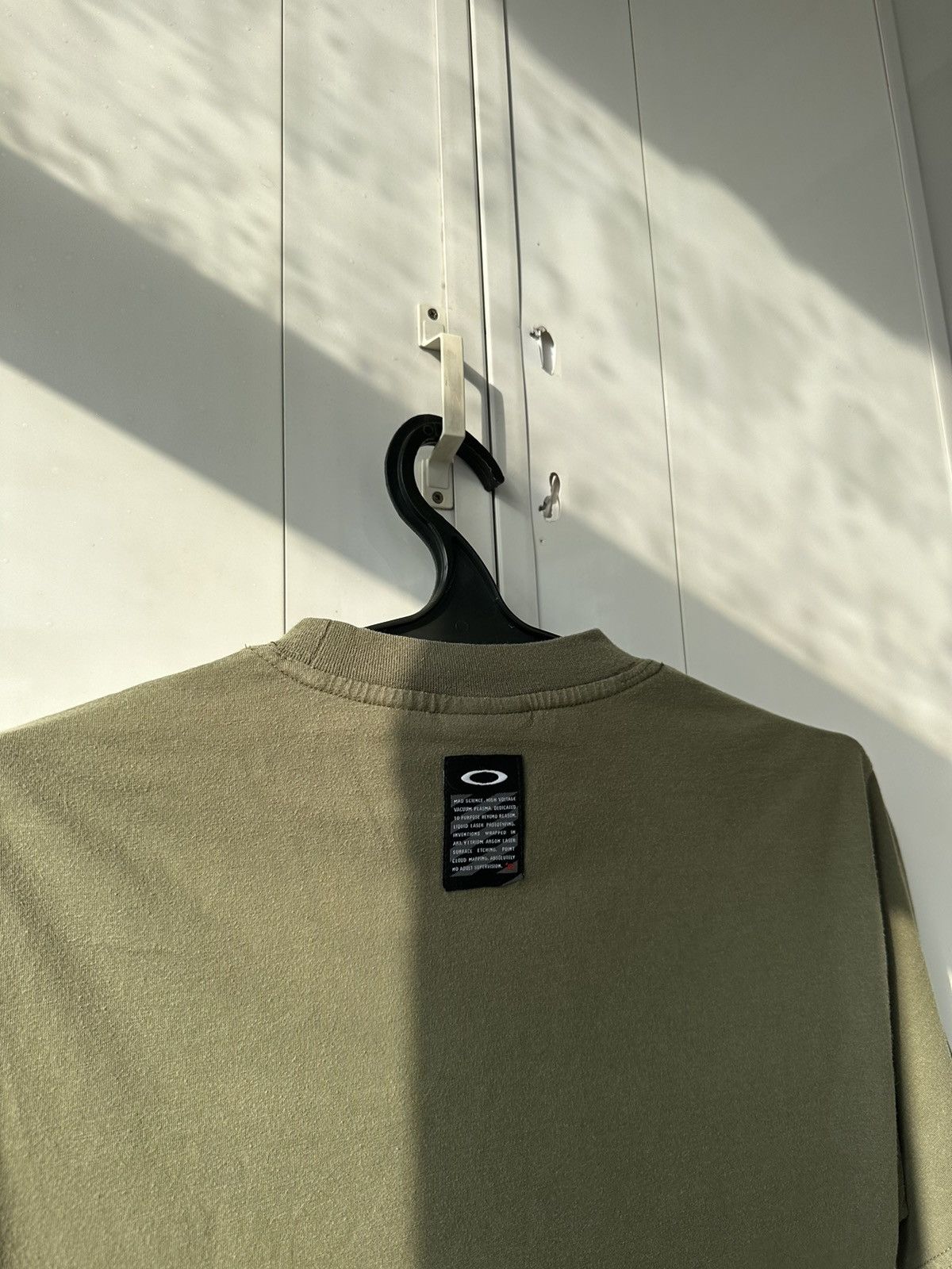 Oakley Vintage Oakley T-shirt 3D Centre Logo Size US S / EU 44-46 / 1 - 11 Thumbnail