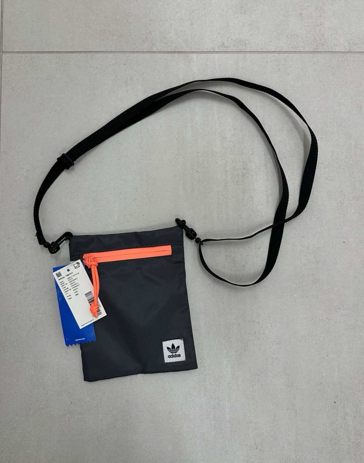 Adidas adidas SIMPLE POUCH M FM1311 Bag Size 26 - 2 Thumbnail