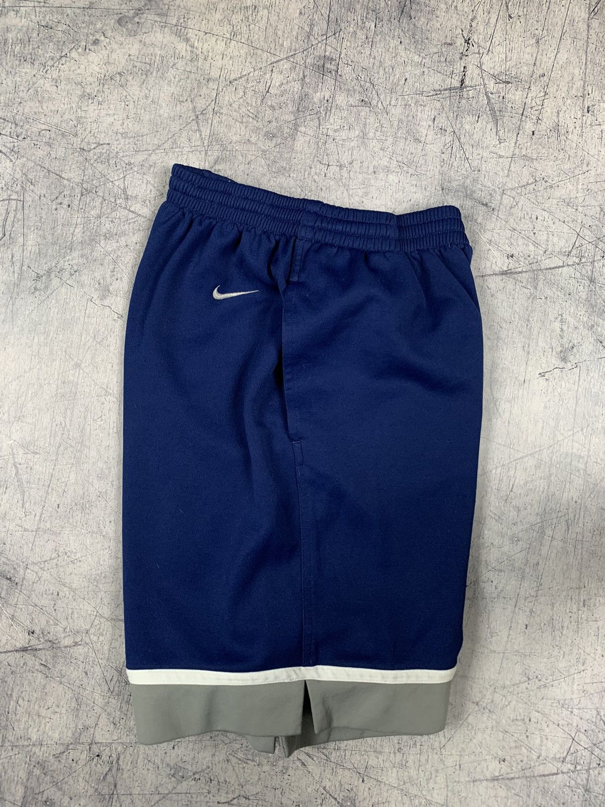 Nike Vintage Nike Retro Basketball Shorts 90’s Top Size M Blue Size US 32 / EU 48 - 11 Thumbnail