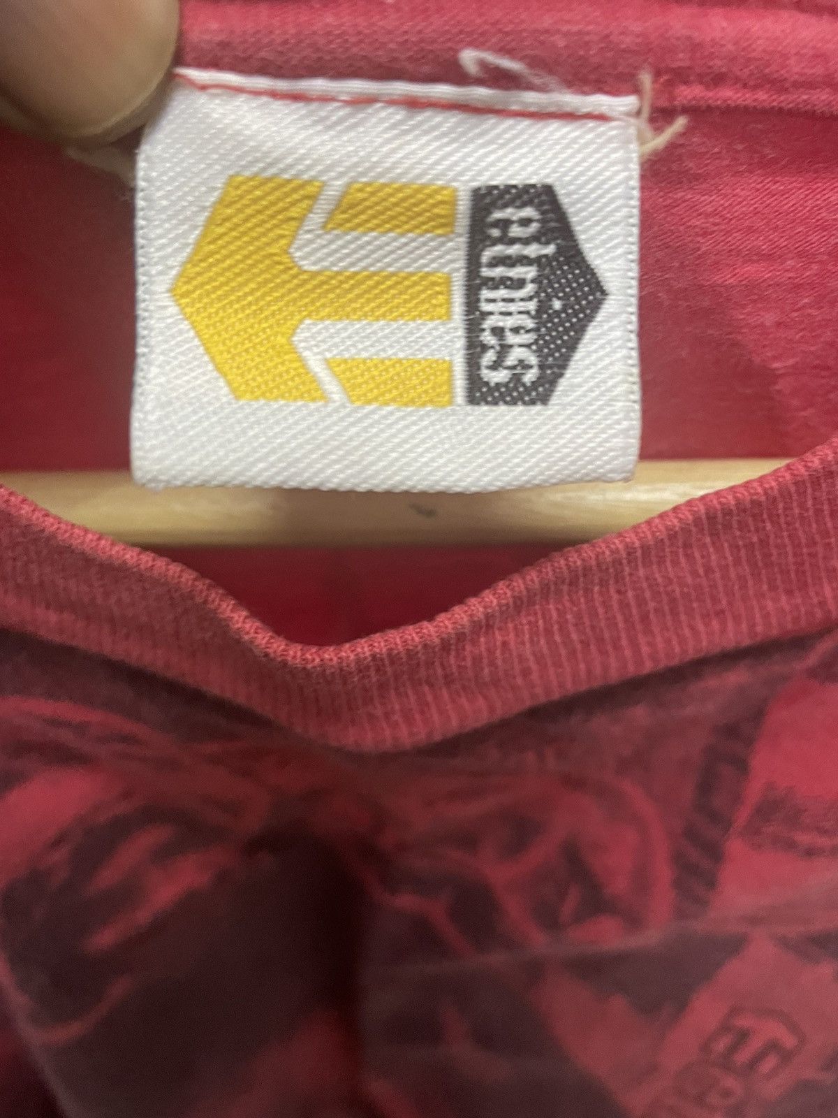 Vintage Vintage Etnies Skateboarding Shirt Big Printed Size US L / EU 52-54 / 3 - 6 Thumbnail
