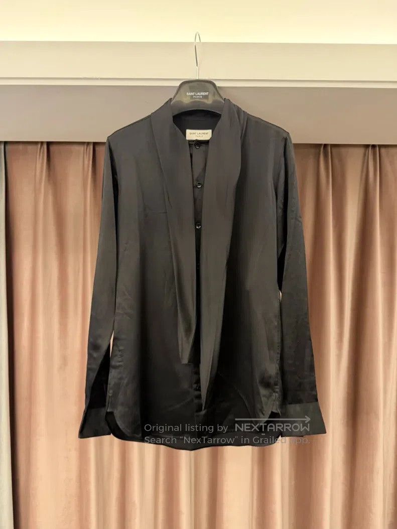 Saint Laurent Paris Saint Laurent Paris size 37 Silk Real Silk Bowtie Shirt Size US M / EU 48-50 / 2 - 1 Thumbnail