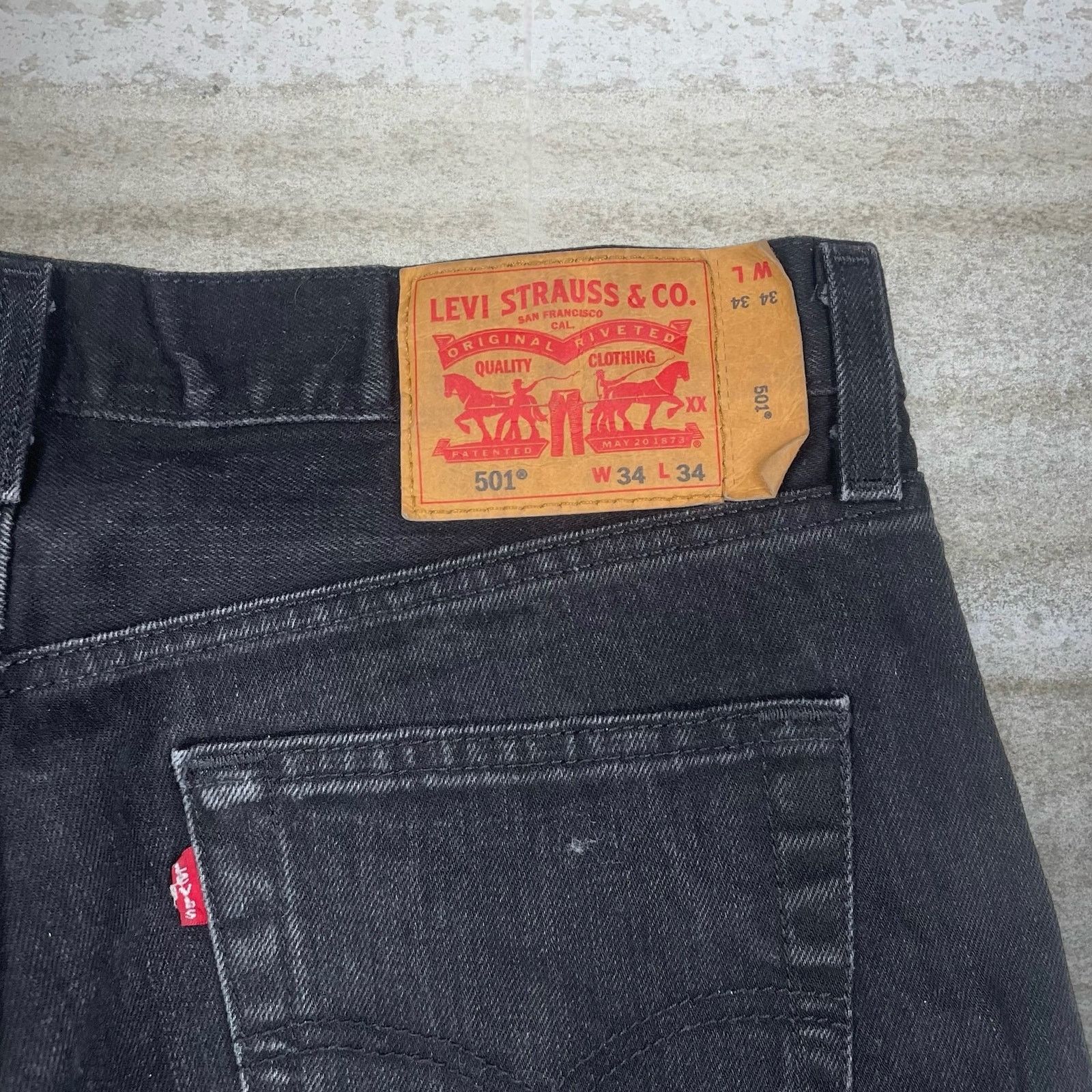 Levi's × Vintage Levis Jeans 501 Straight Fit Jet Black Wash Denim Button Fly Size US 34 / EU 50 - 4 Thumbnail