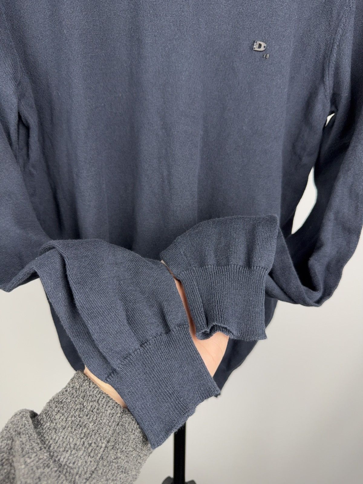 Diesel Luxury 00s Diesel Knit Sweater Navy Minimal Logo Crewneck Size US M / EU 48-50 / 2 - 8 Thumbnail