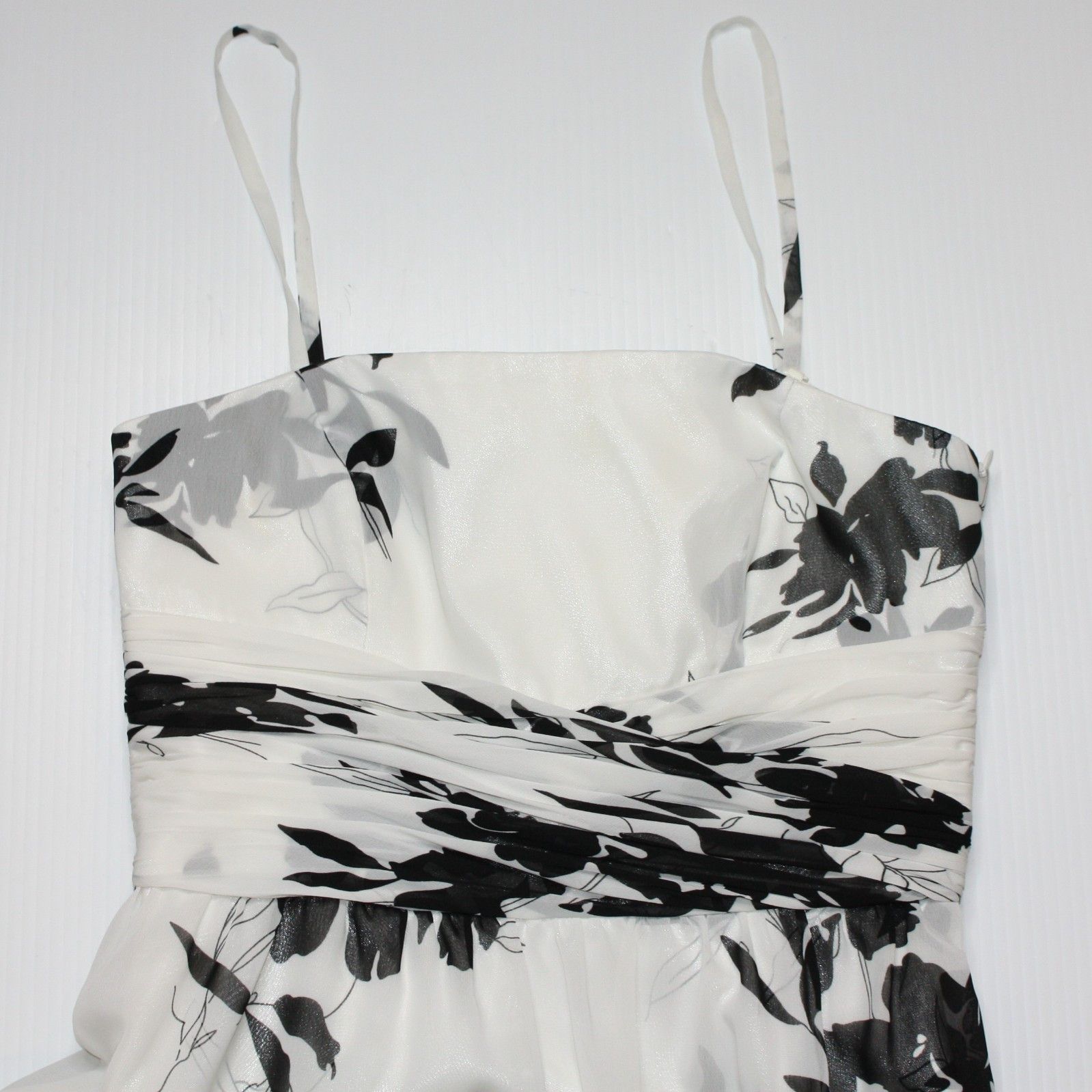 Ann Taylor White & Black Flower Floral Dress in size Petite 4 Size S / US 4 / IT 40 - 2 Thumbnail