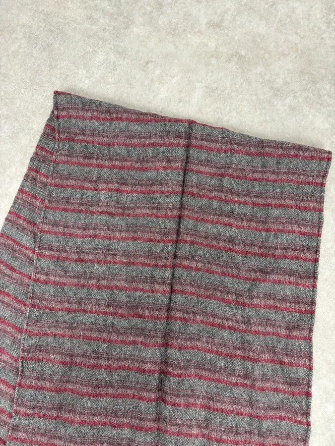 Gucci 2000s Gucci Red & Grey Striped Wool Scarf Size ONE SIZE - 9 Thumbnail