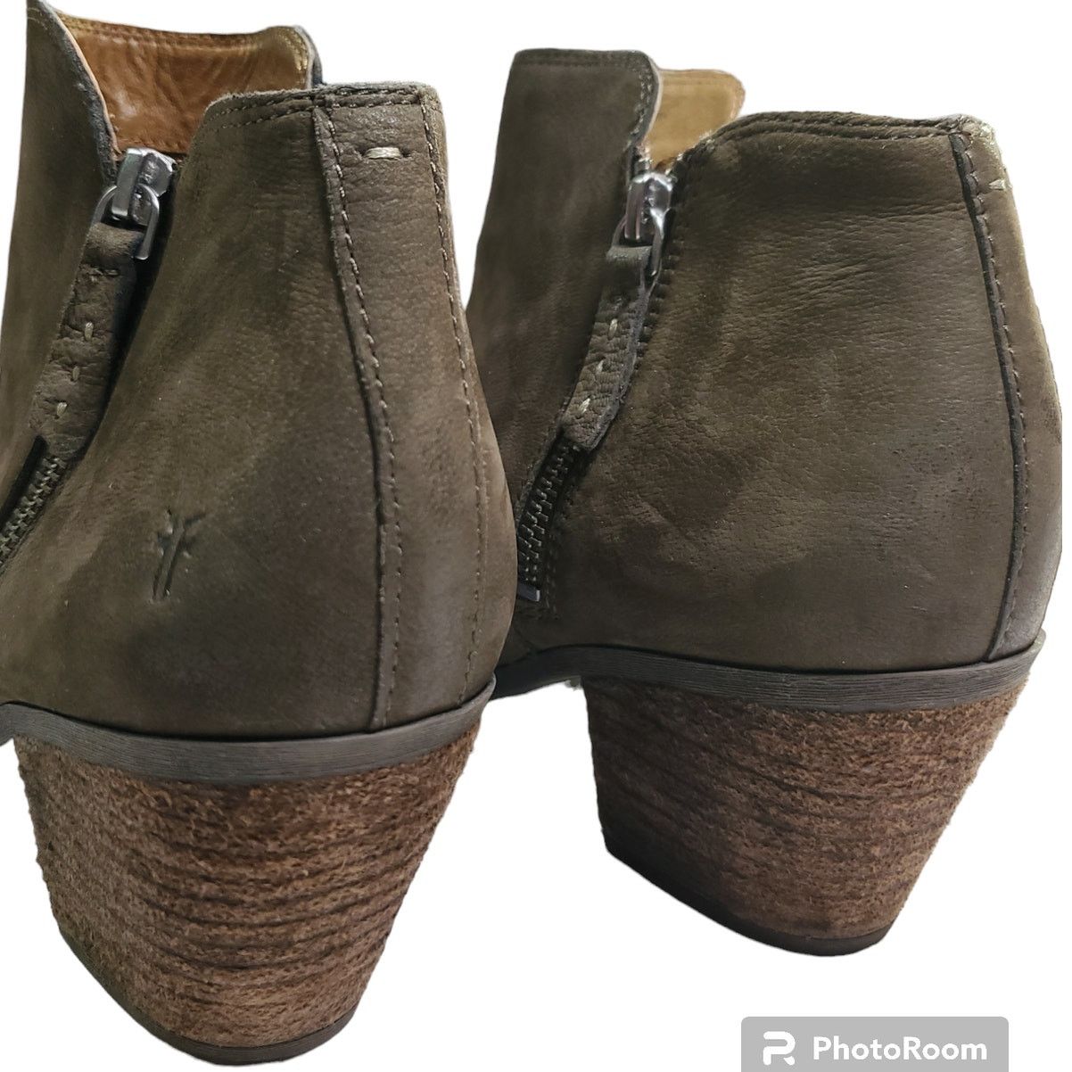 Frye Frye | Judith, Suede Pull on Side Zip Ankle Boots | Size 9 Size US 9 / IT 39 - 4 Thumbnail