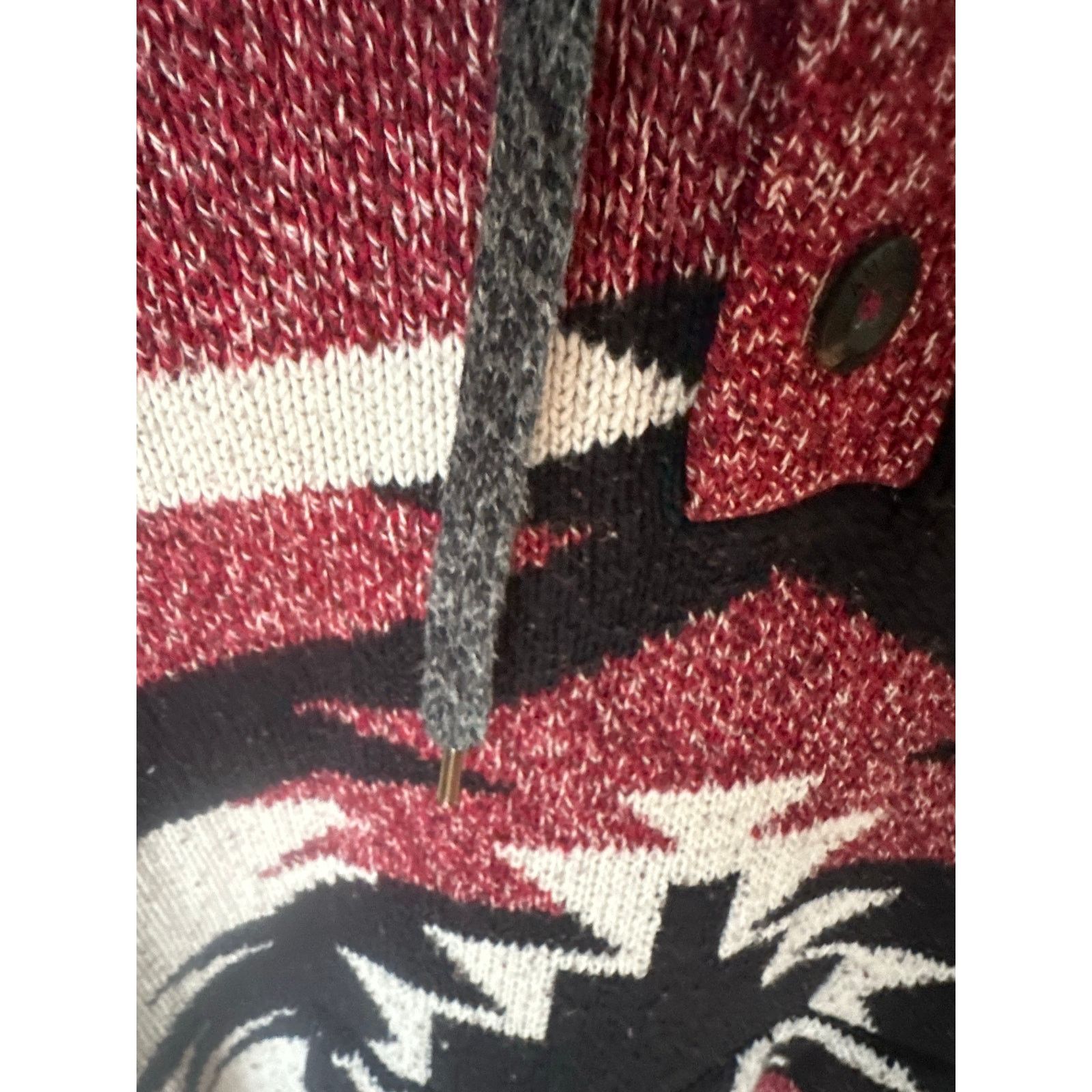 American Eagle Outfitters American Eagle Aztec Tribal Hoodie Red/White/Black Size L Size US L / EU 52-54 / 3 - 4 Thumbnail