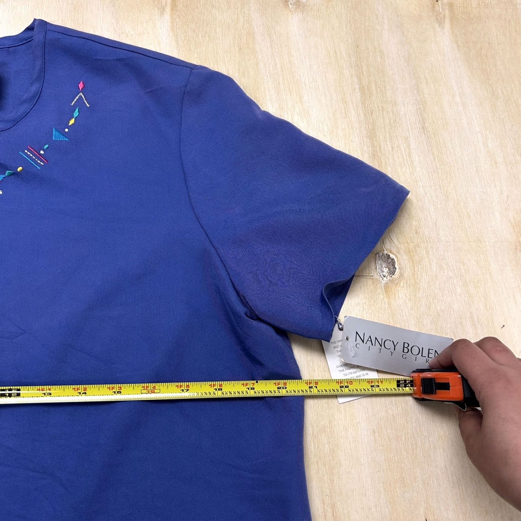Vintage Nancy Bolen Shirt Womens 12 Blue Embroidered Crew Neck Short Sleeve Tee Size XL / US 12-14 / IT 48-50 - 7 Thumbnail