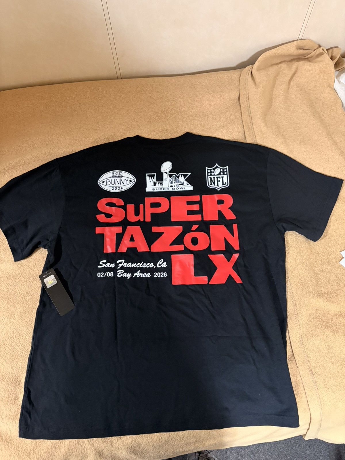 Other Bad Bunny Super Tazon (Super Bowl) Size US L / EU 52-54 / 3 - 3 Thumbnail