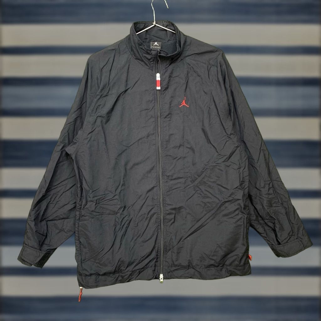 Jordan Brand VINTAGE Jordan Jacket Mens Large Bred Spellout Windbreaker Black Zip Up Size US L / EU 52-54 / 3 - 1 Thumbnail