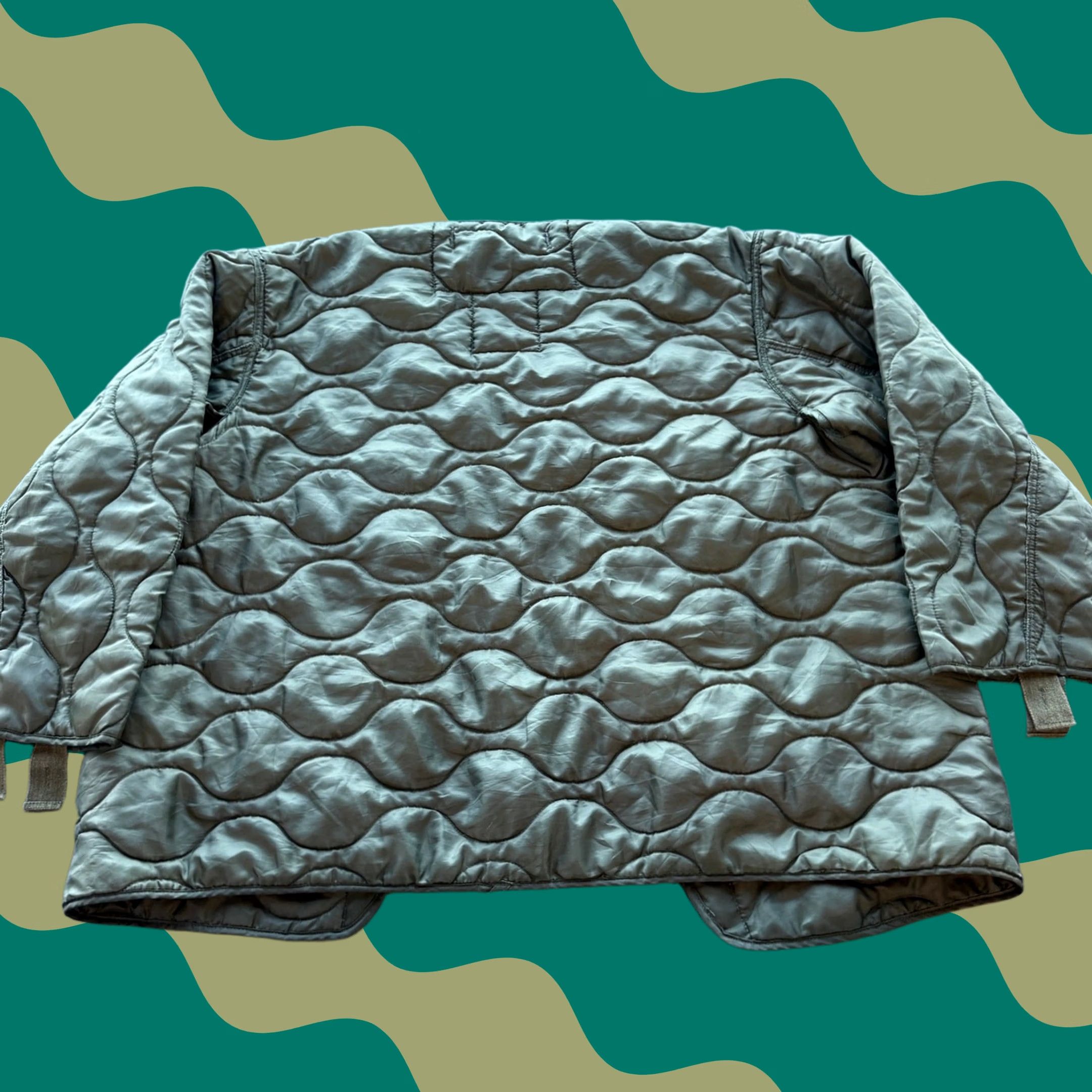Vintage VINTAGE Military Green Quilted Bomber Longsleeve Jacket Liner Men’s Large Jacket Size US L / EU 52-54 / 3 - 1 Thumbnail