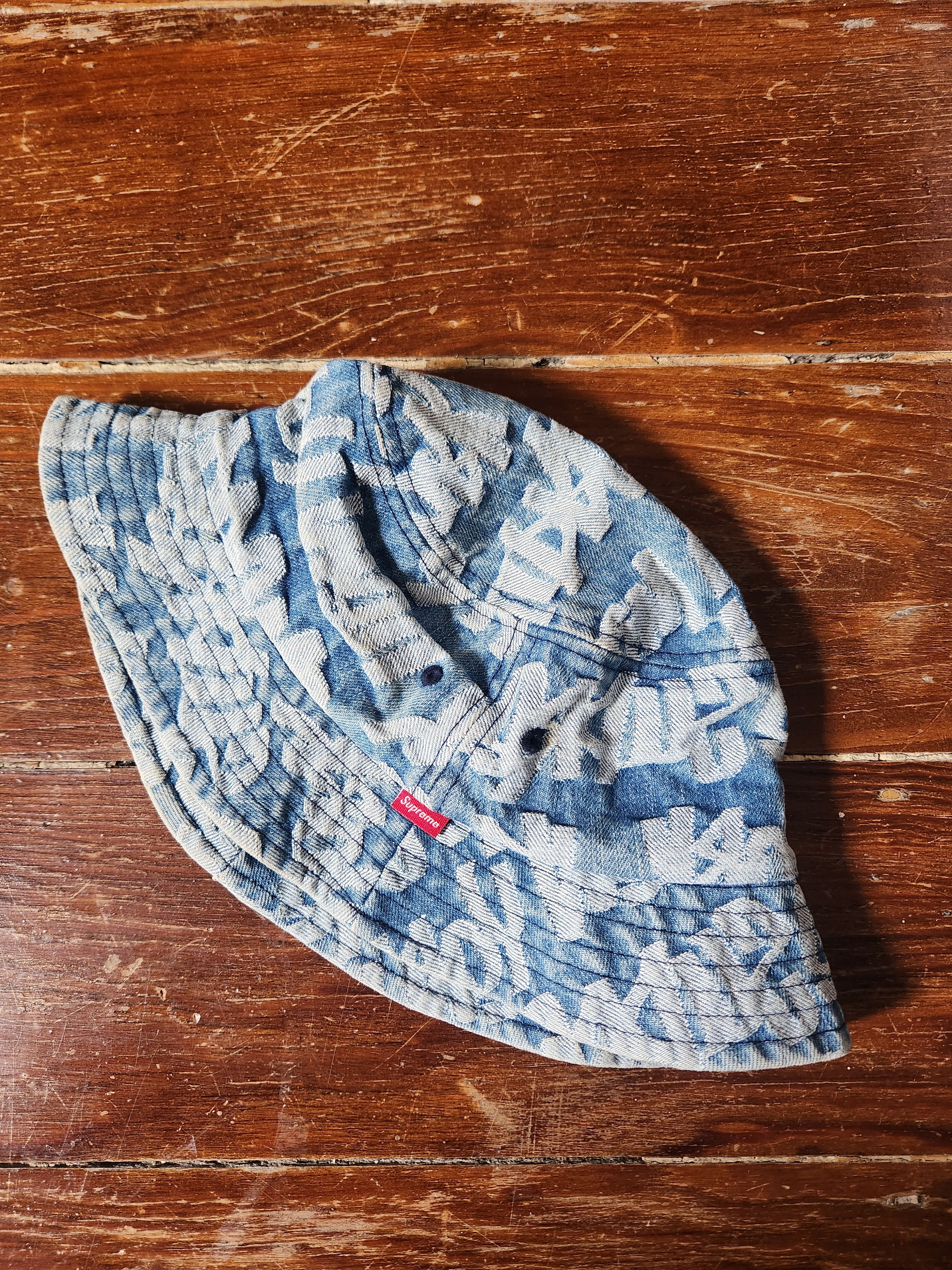 Fat Tip Jacquard Denim Crusher M/L インディゴ SUPREME SS23 FAT TIP JACQUARD DENIM BIG LOGO CRUSHER BUCKET