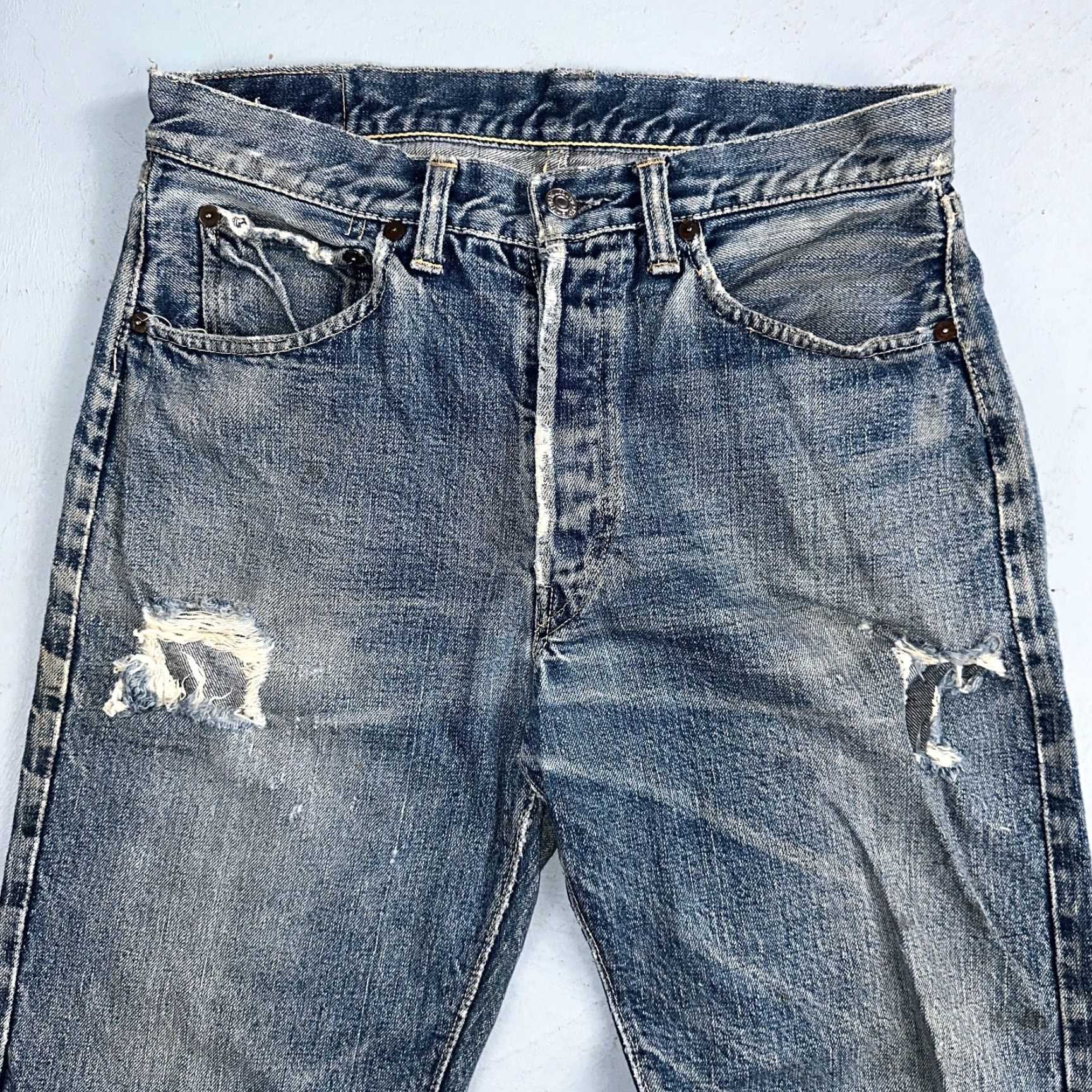 Levi's VINTAGE Levi's 501 XX Big E 1940s Redline Selvedge Jeans 29x28 Blue Distressed Mens Size US 29 - 2 Thumbnail