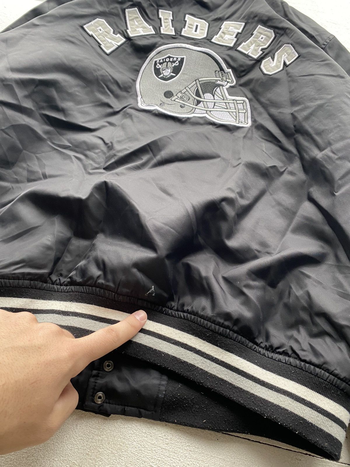 NFL 00s Oakland Raiders Team NFL Black Bomber Jacket Mens Large Size US L / EU 52-54 / 3 - 9 Thumbnail