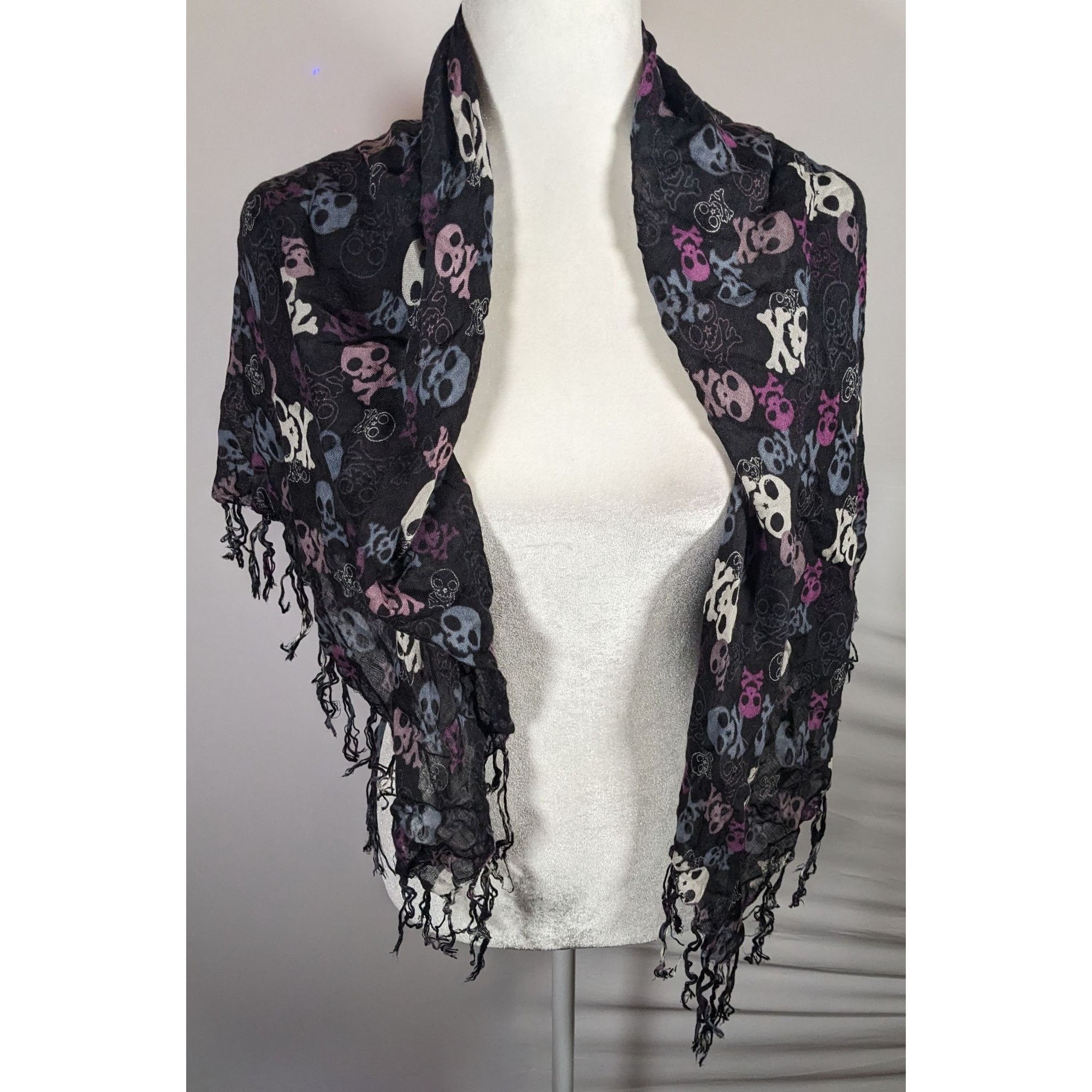 Other Gothic Y2K Skull And Crossbone Lightweight Scarf With Fringe Size ONE SIZE - 5 Thumbnail