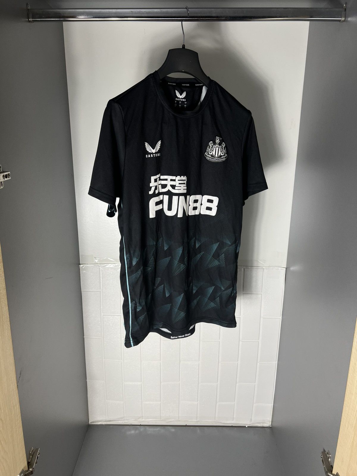 Vintage VERY RARE CASTORE FC NEW CASTLE UNITED ENGLAND SOCCER JERSEY Size US L / EU 52-54 / 3 - 3 Thumbnail