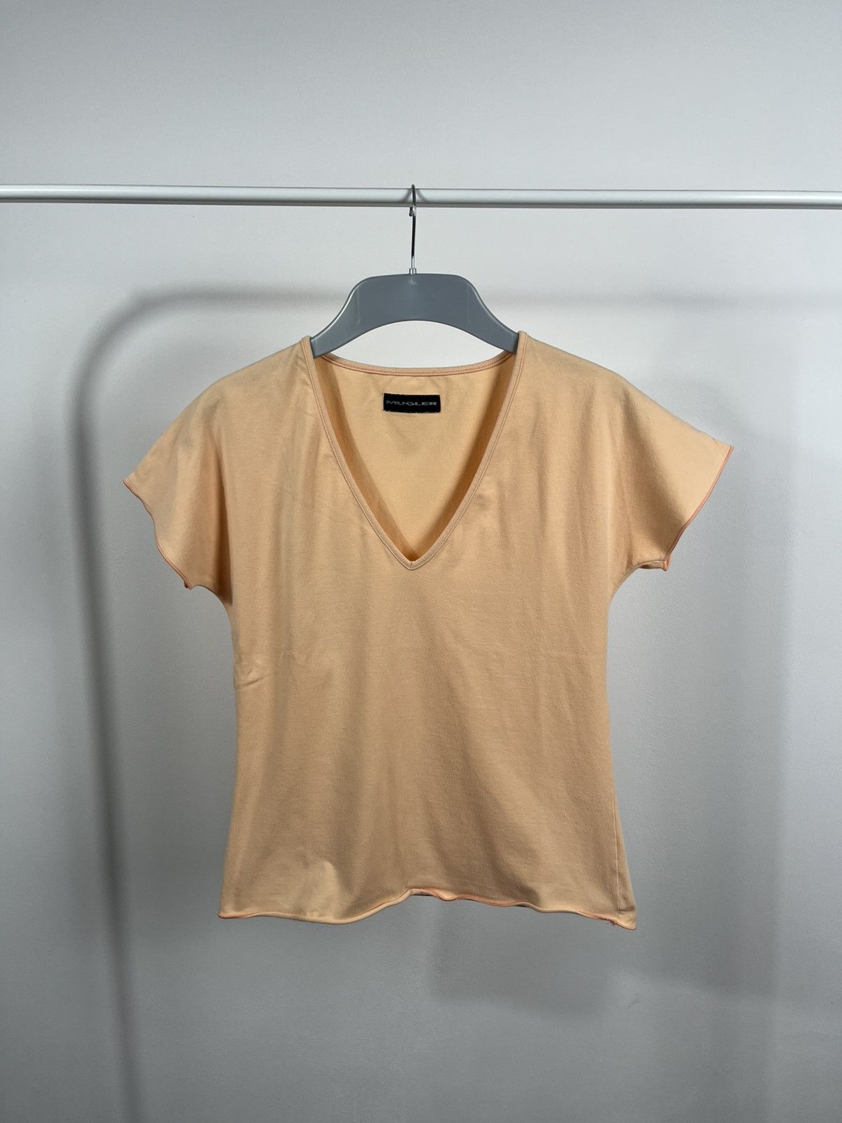 Thierry Mugler × Vintage Mugler Peach V-Neck T-Shirt Top with Lace Back – Size L Size L / US 10 / IT 46 - 1 Thumbnail