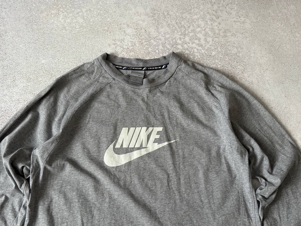 Nike × Vintage Vintage Nike Crewneck Sweatshirt Swoosh Logo Y2K Rare Item Size US L / EU 52-54 / 3 - 2 Thumbnail