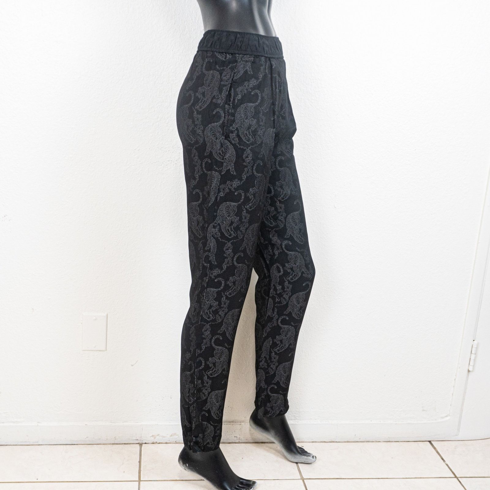 Sandro Sandro Paris Women's Tiger embroidered Pants in black size 1 Size 24" / US 00 / IT 34 - 4 Thumbnail